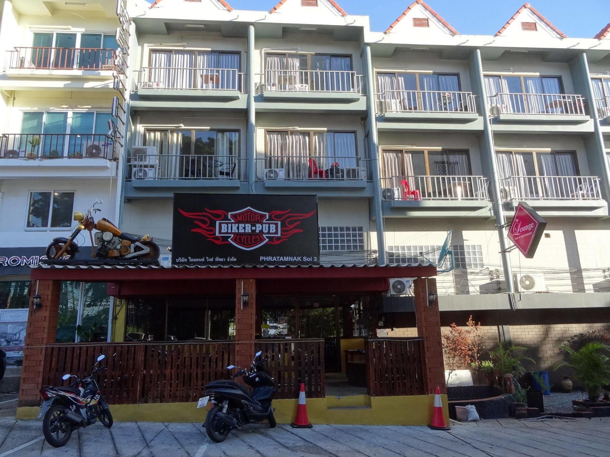 The Lounge Hotel