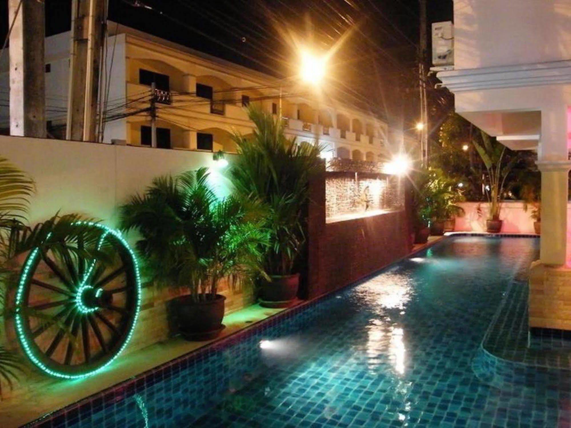 Hotel The Caddy Shack Pattaya