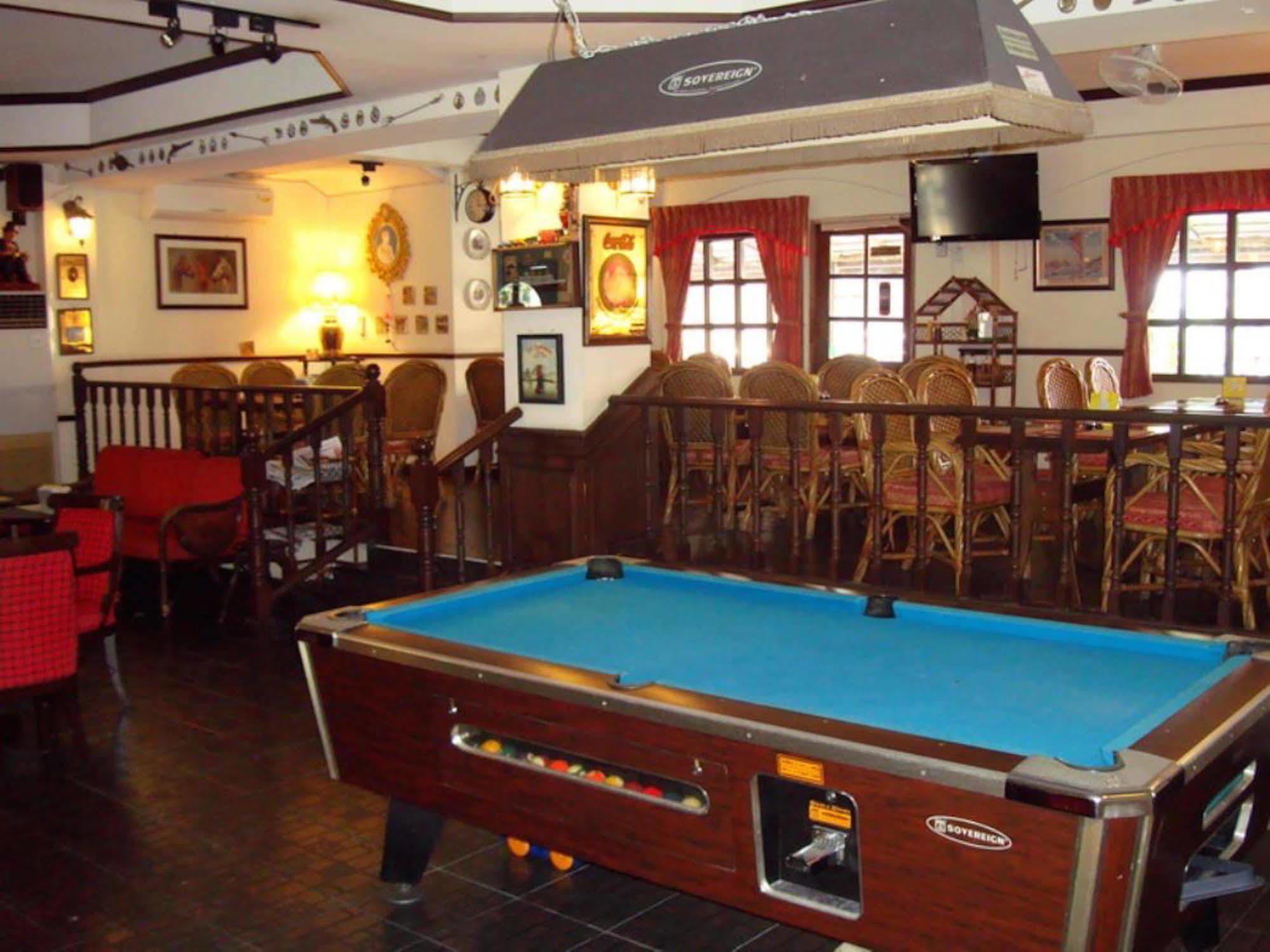 The Caddy Shack 3*