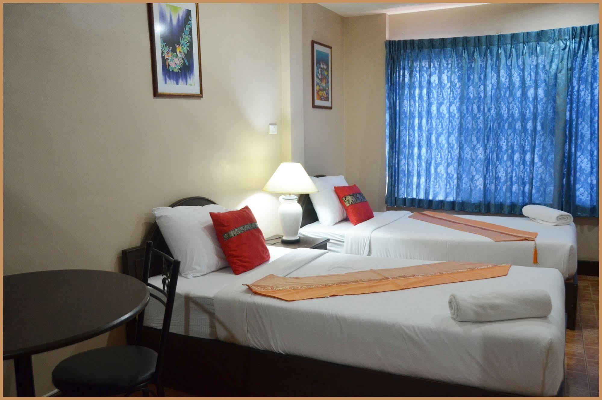 Gold Coast Inn 2*
