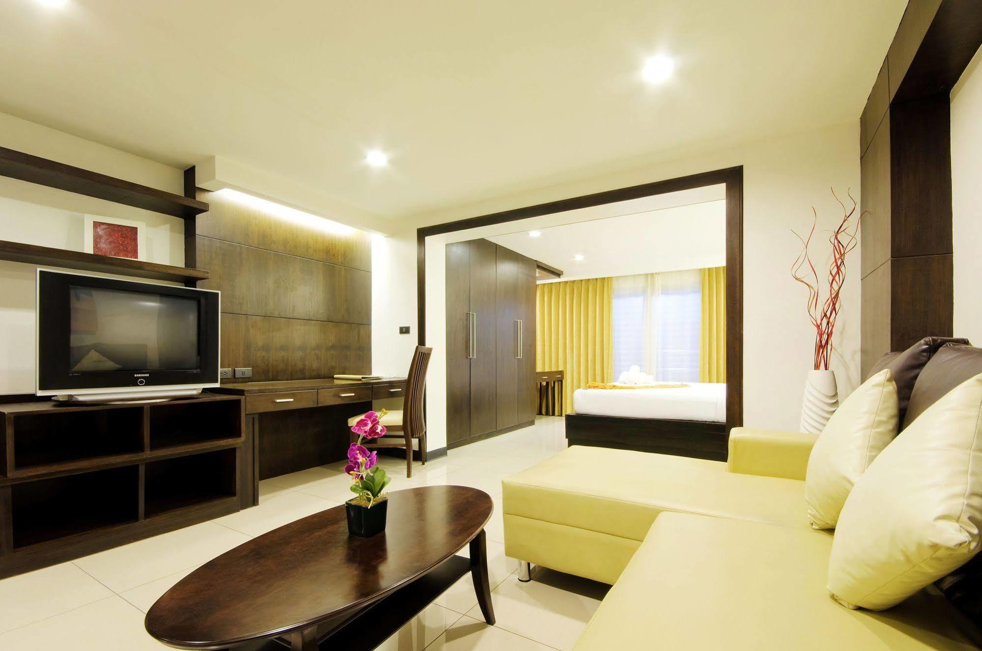 Baywalk Hotel 3*