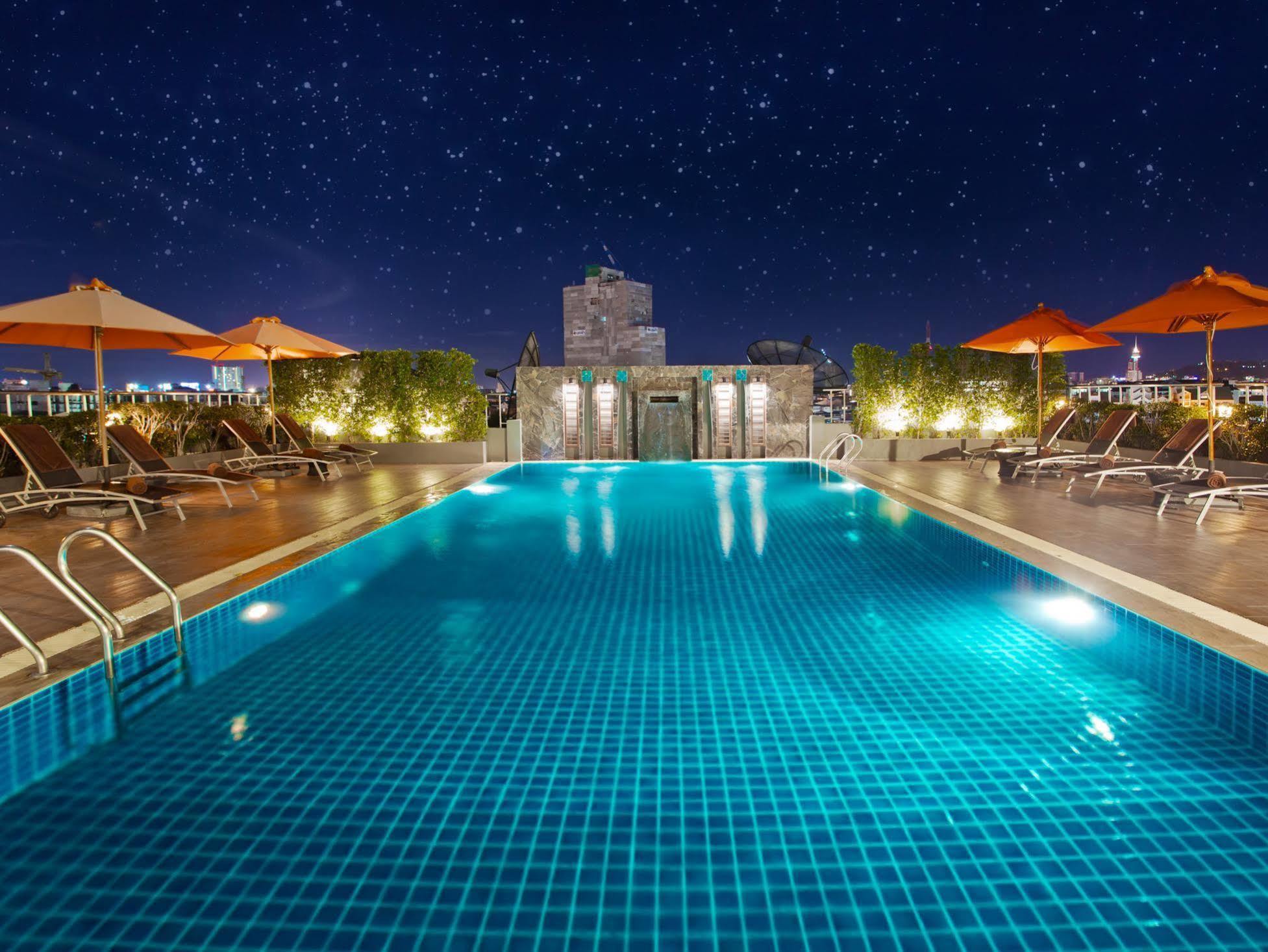 Adelphi 4*