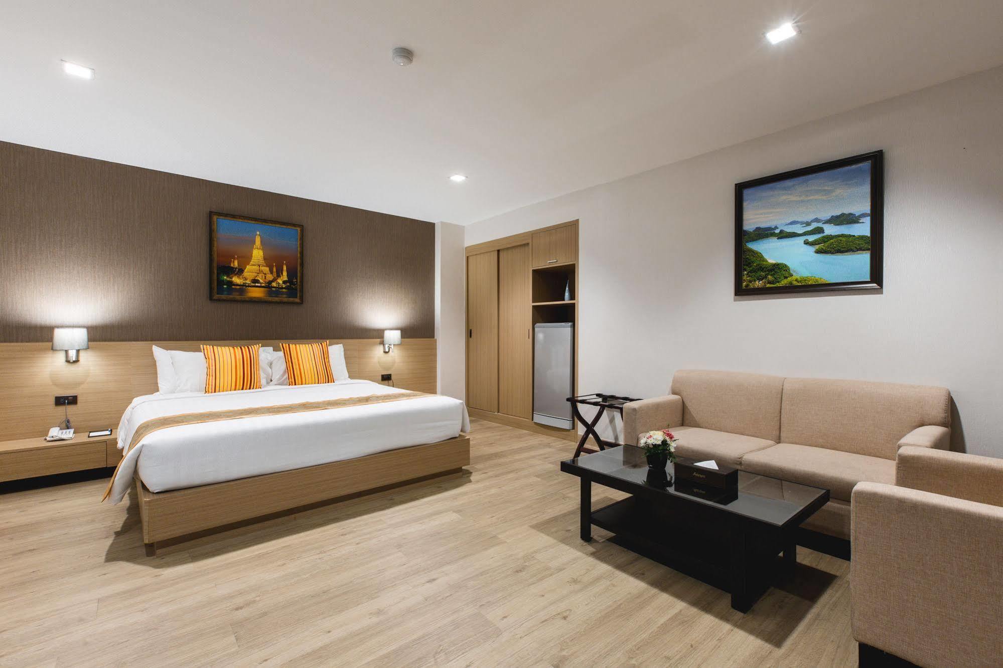Adelphi Hotel 4*