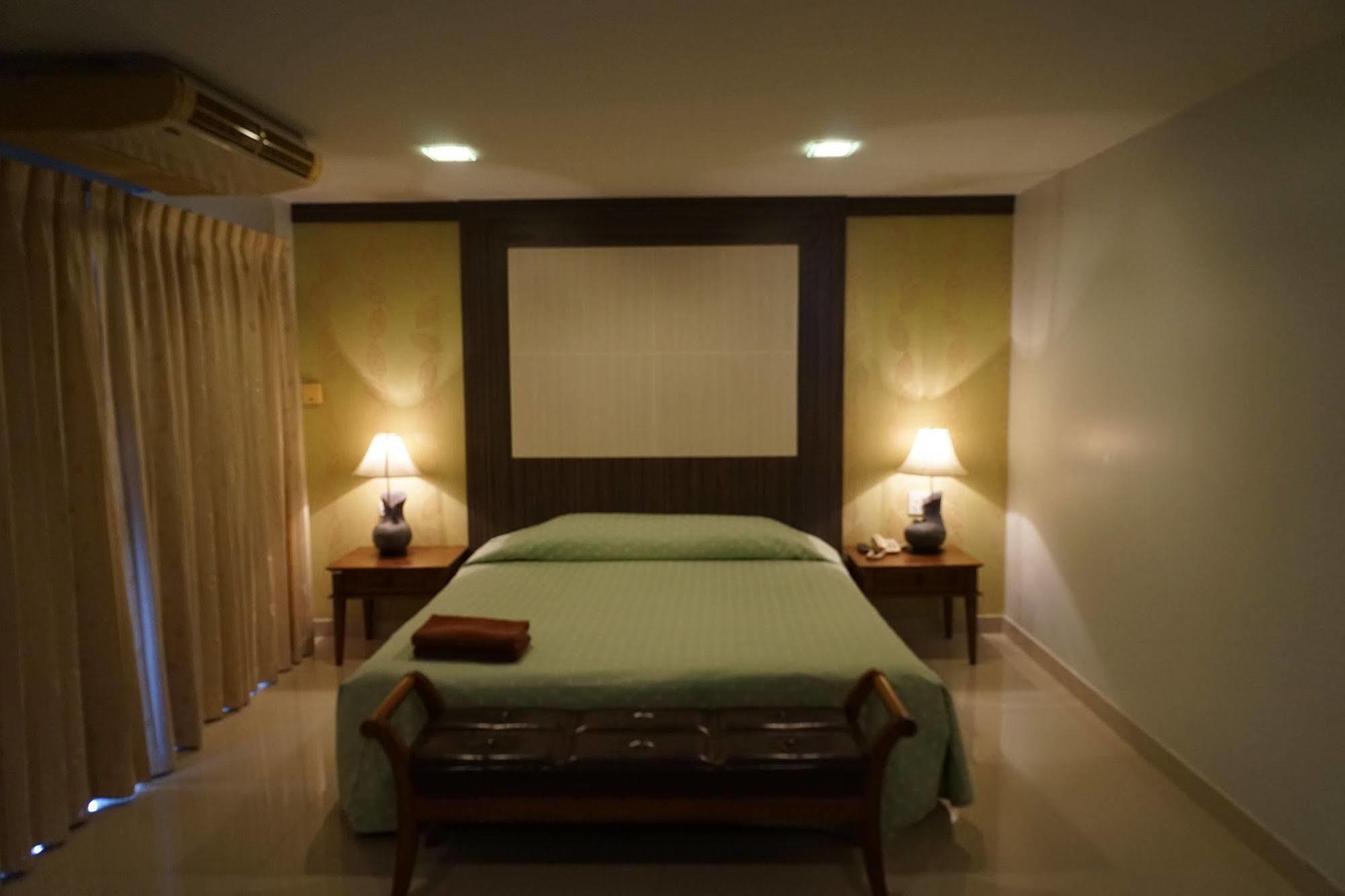Diamond Place Hotel 3*