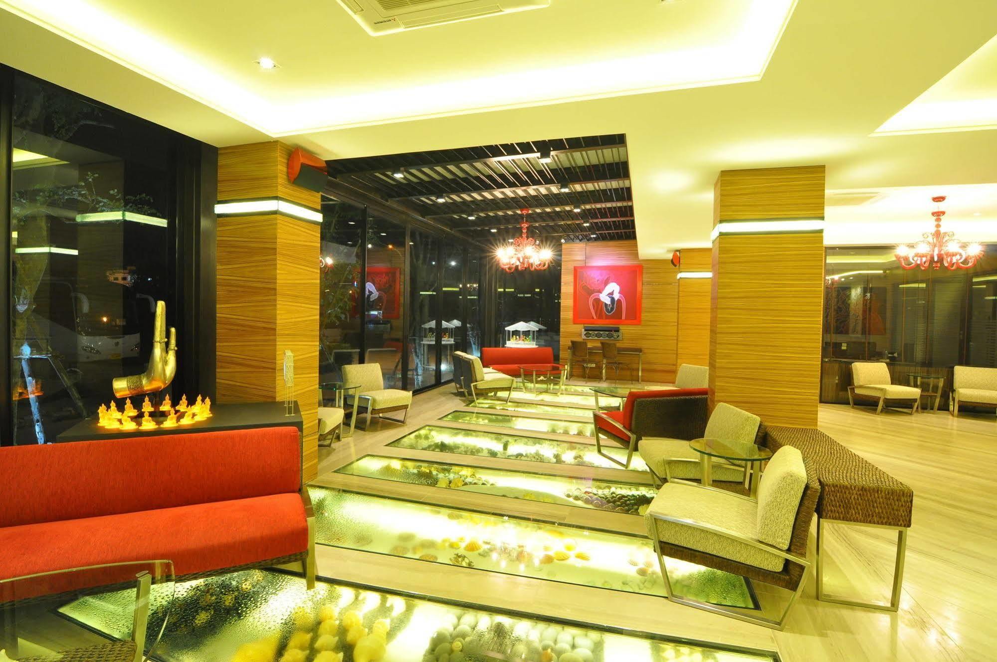 Le Vernissage Hotel