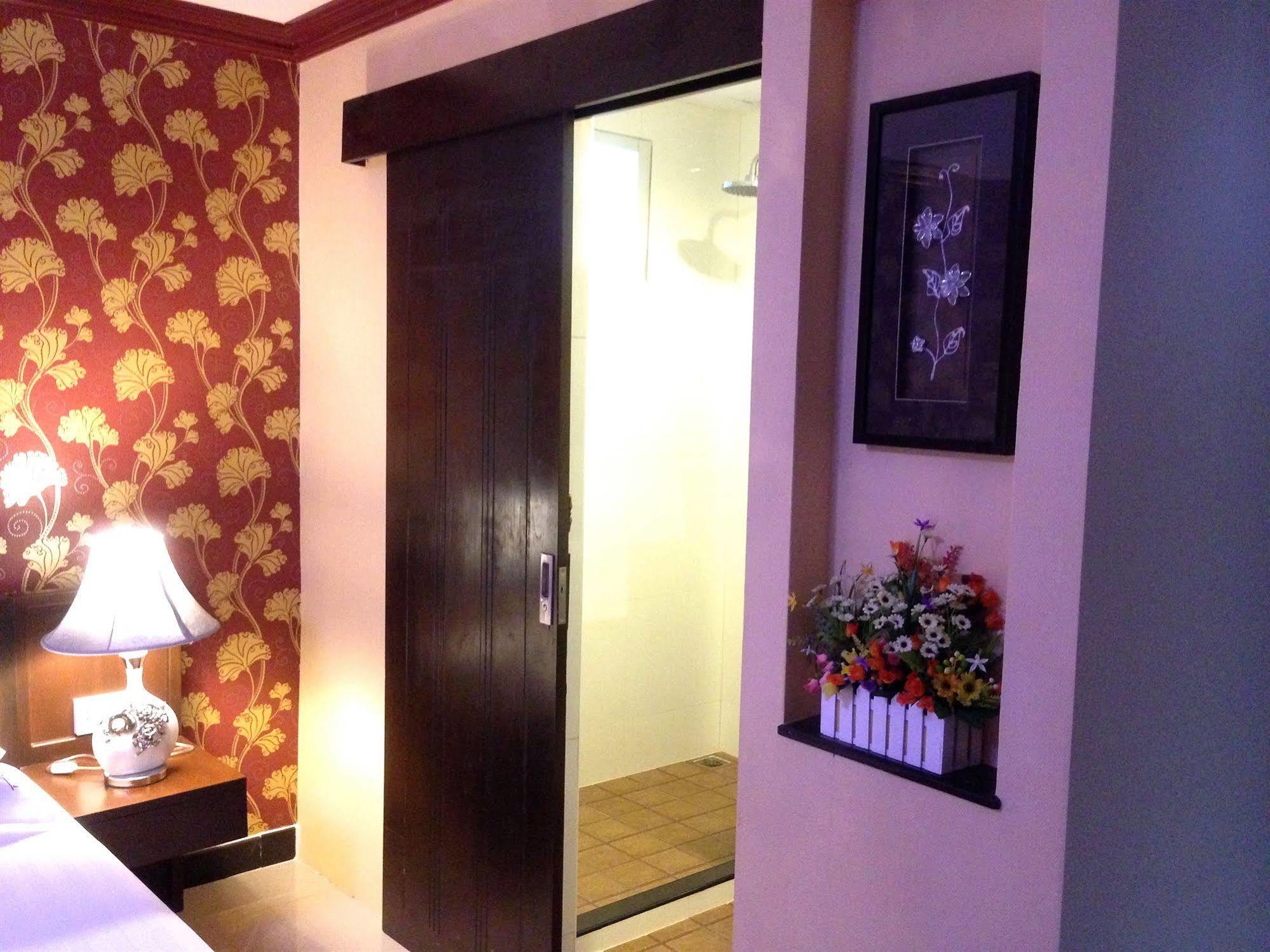 Hotel Katesiree 2*