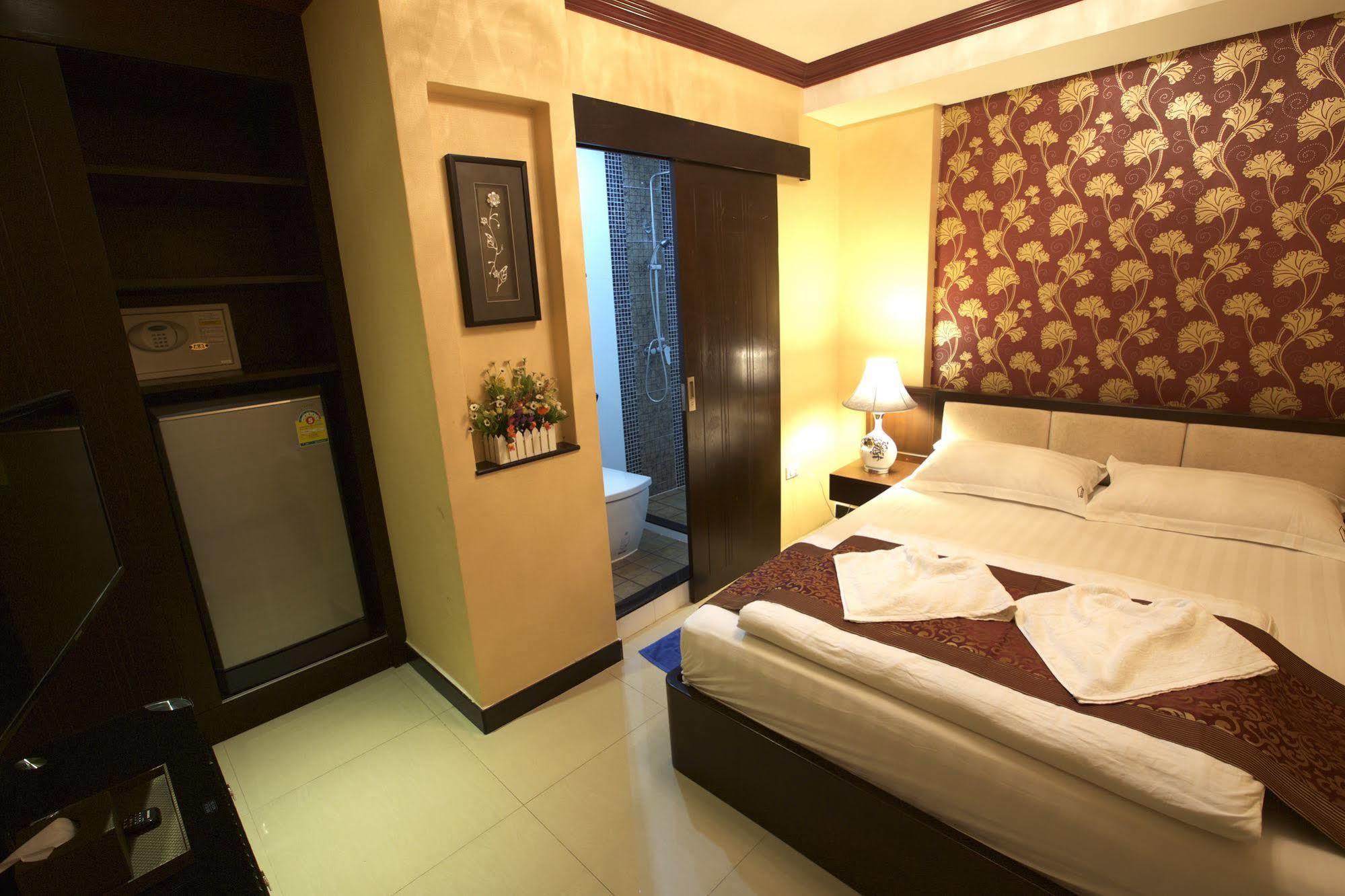 Hotel Katesiree 2*