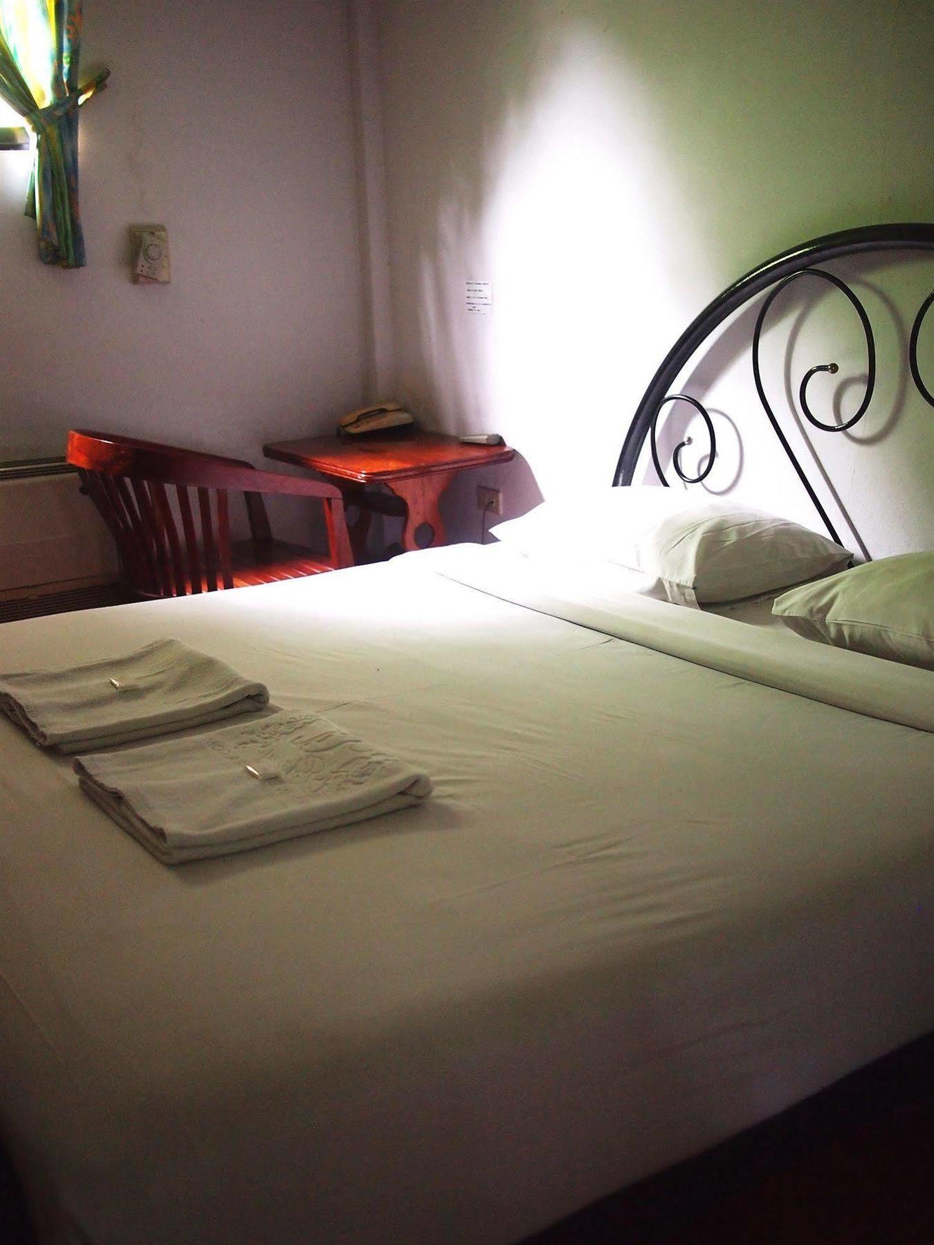 Little Hotel 2*