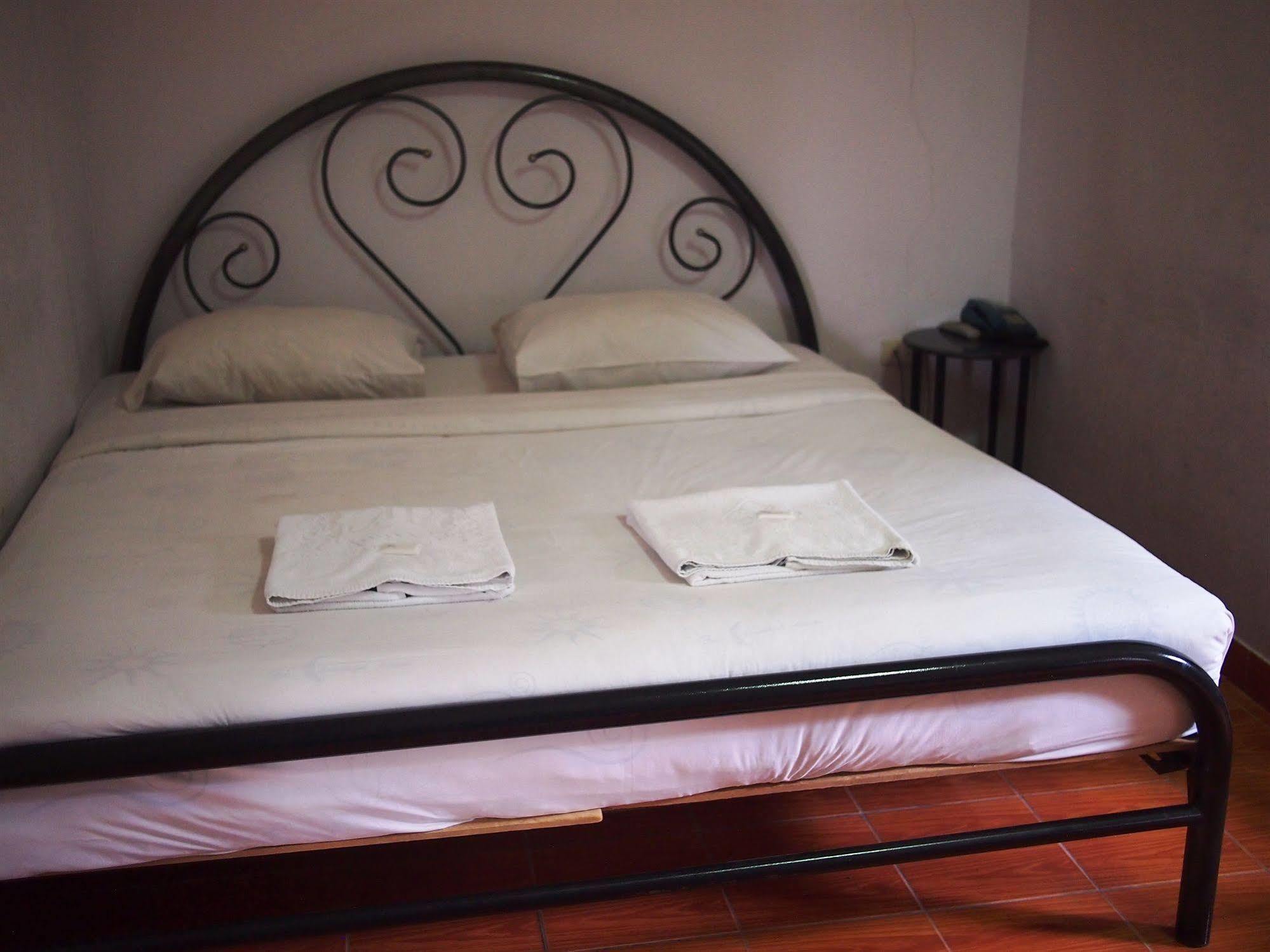 Little Hotel 2*