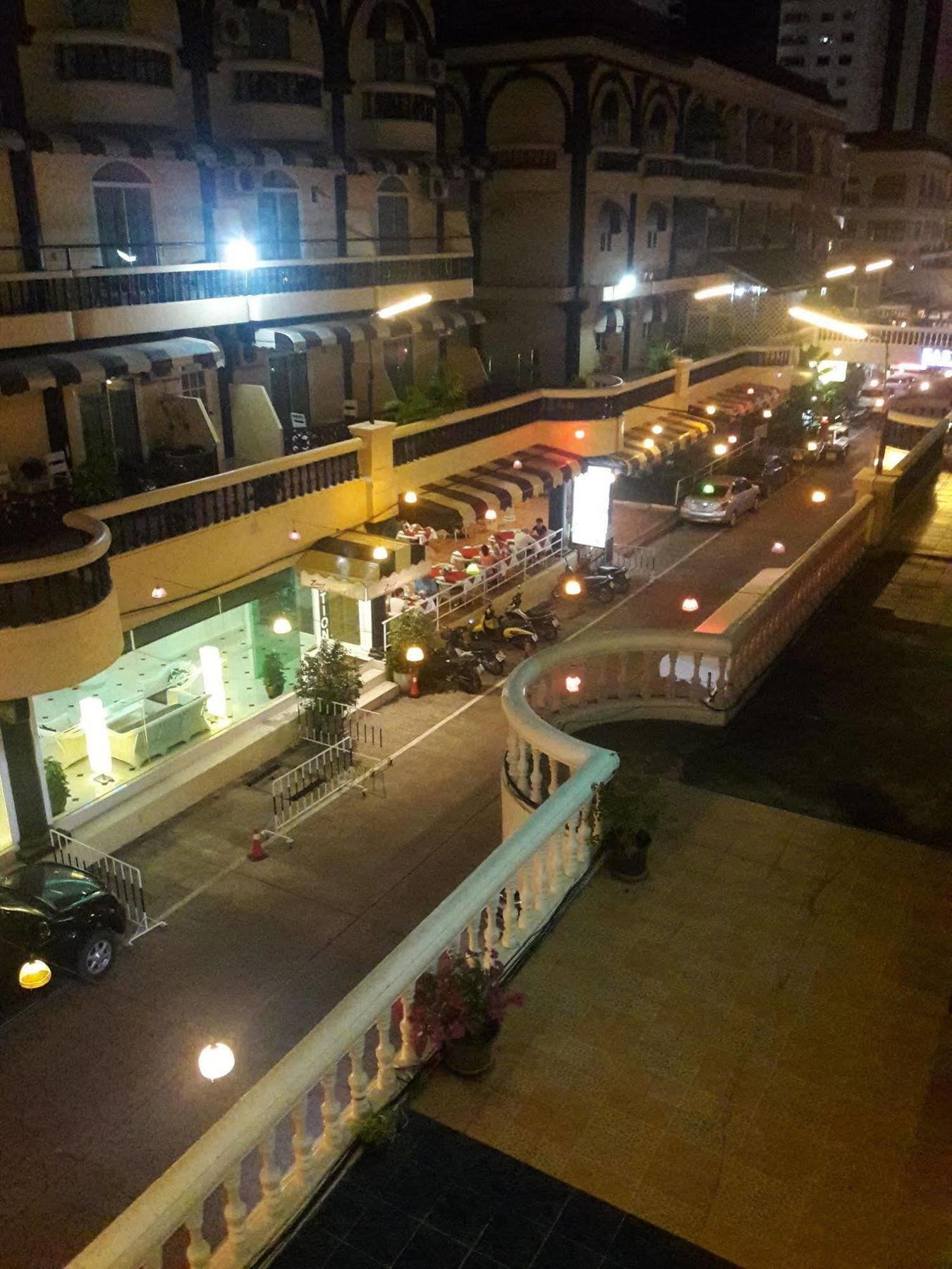 Key Bar And Guest house Pattaya