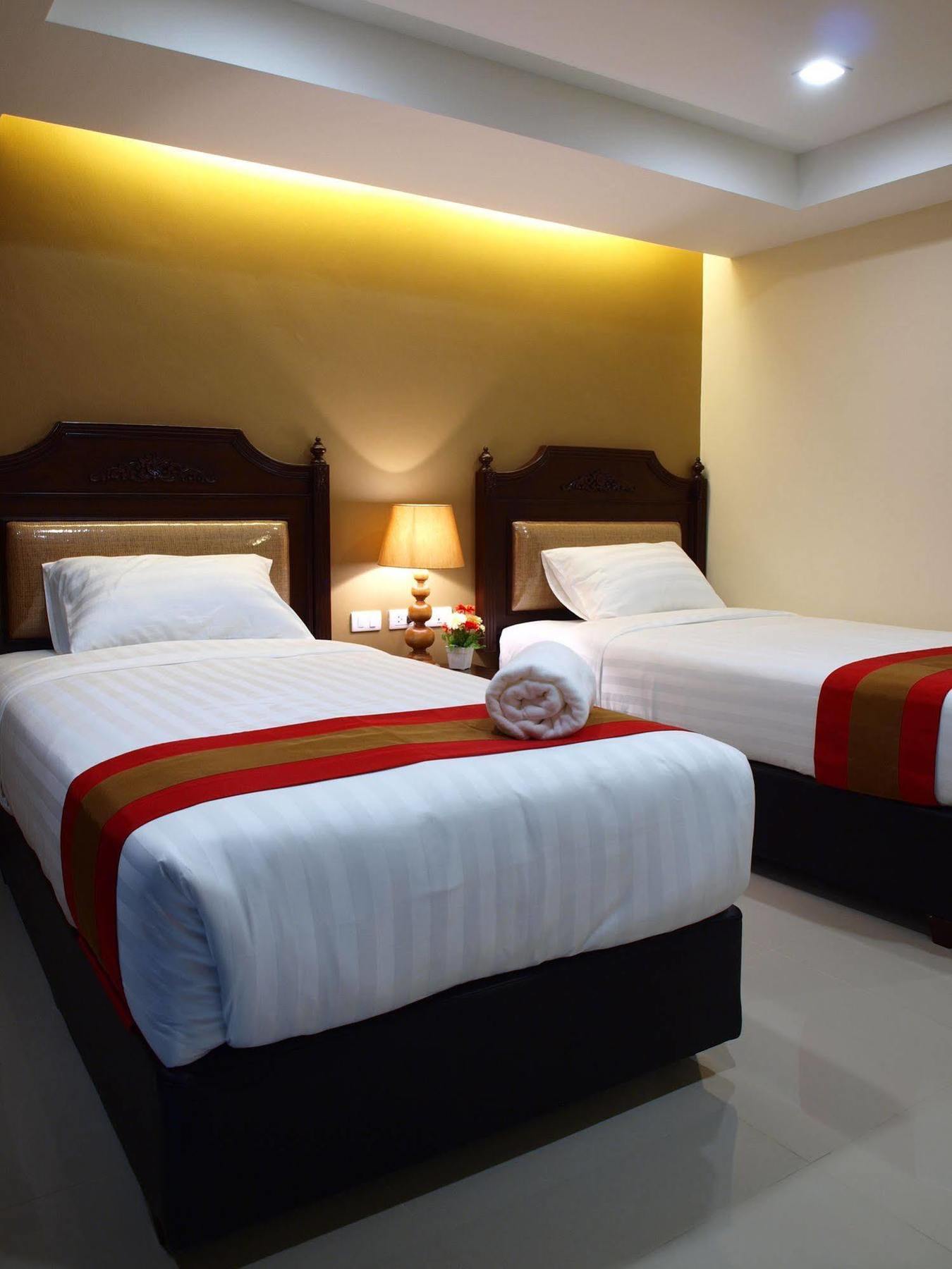 V Hotel 3*