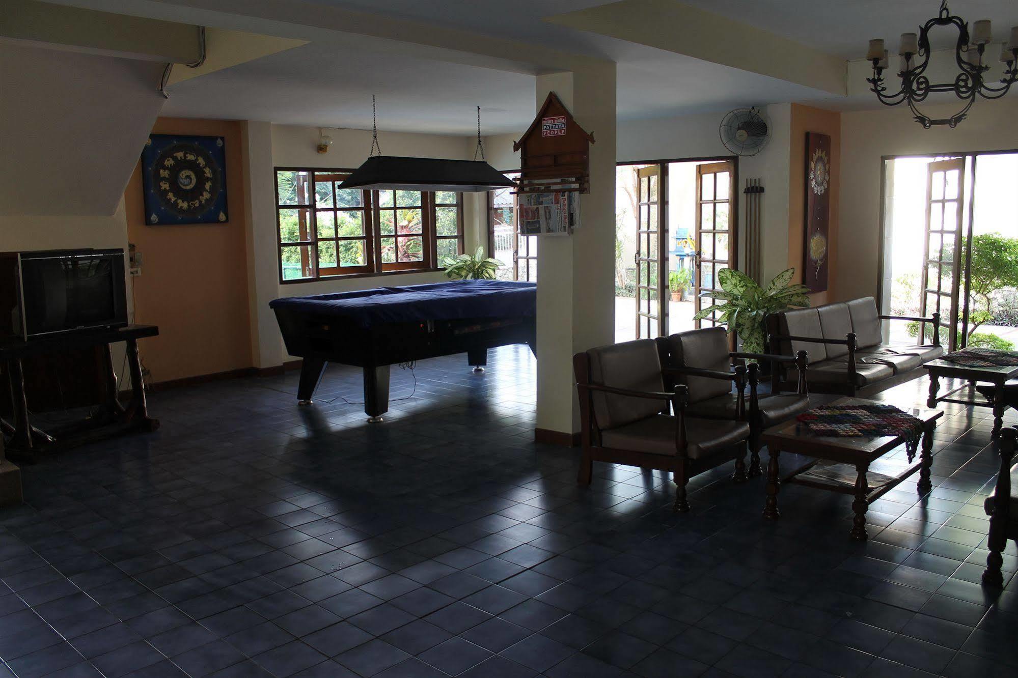 Hillside Hotel 3*