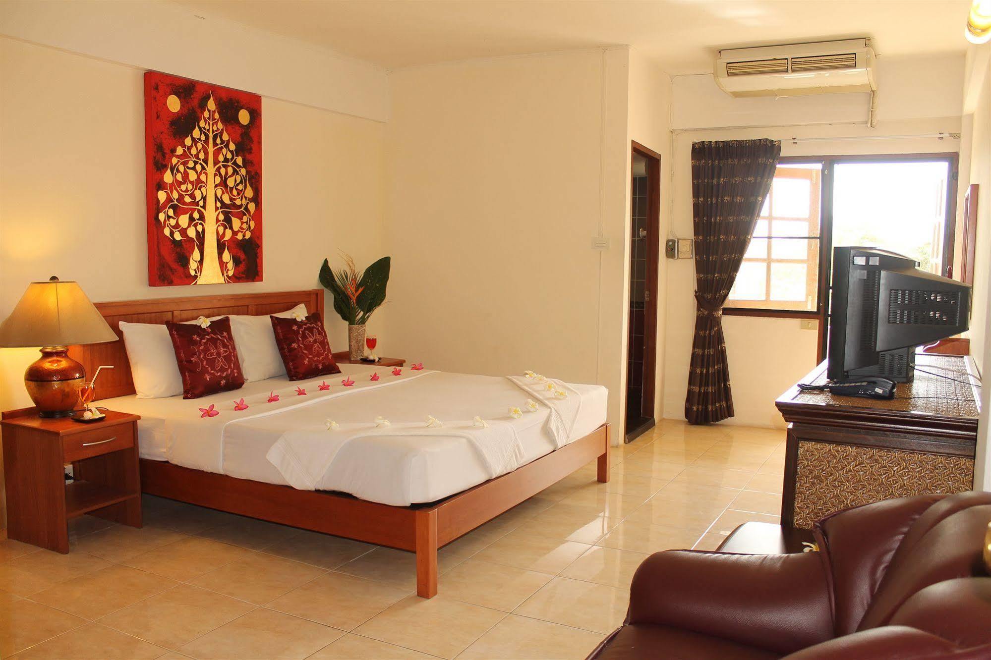 Hillside Hotel 3*