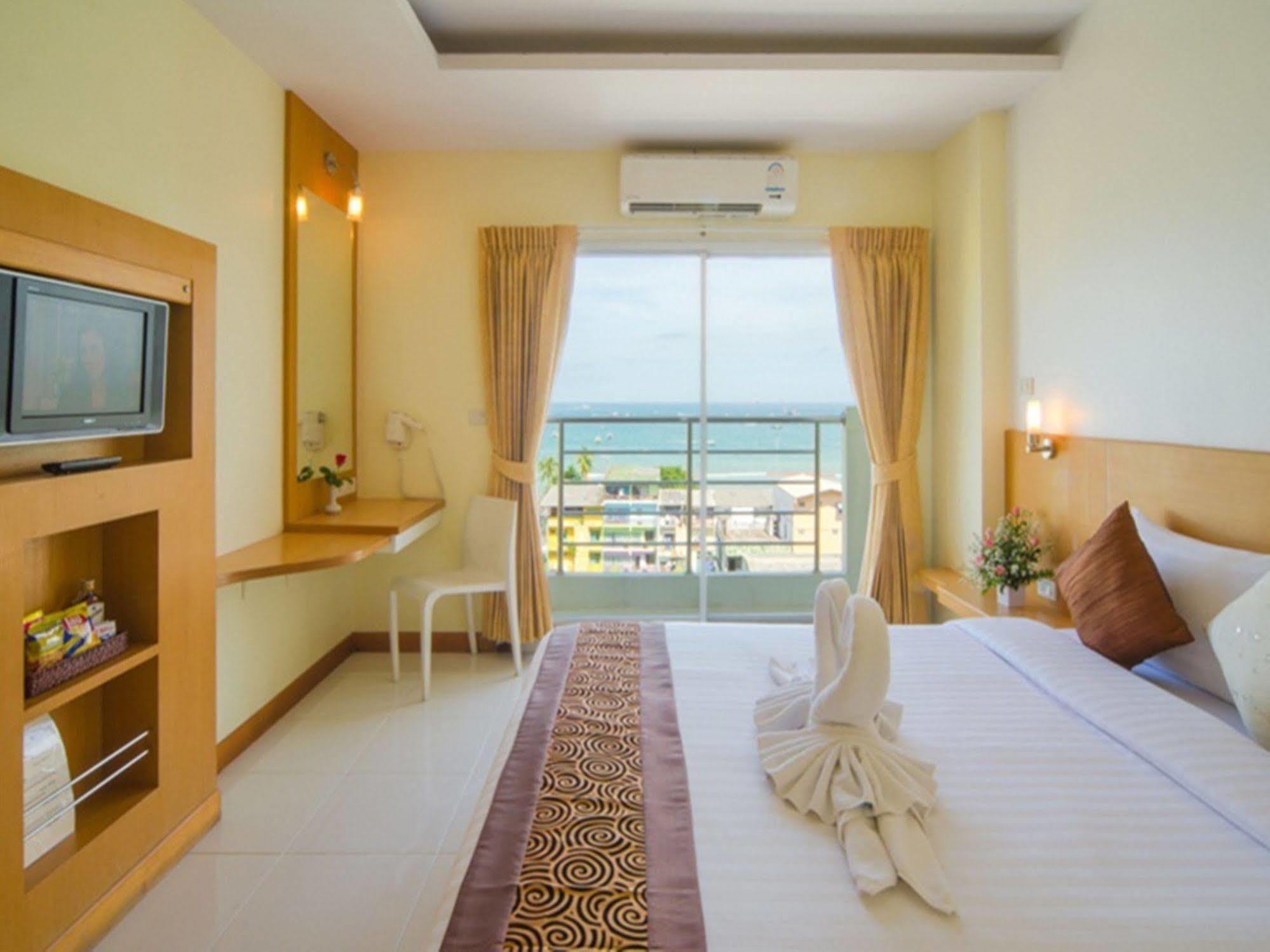 Eastiny Seven 3* Pattaya