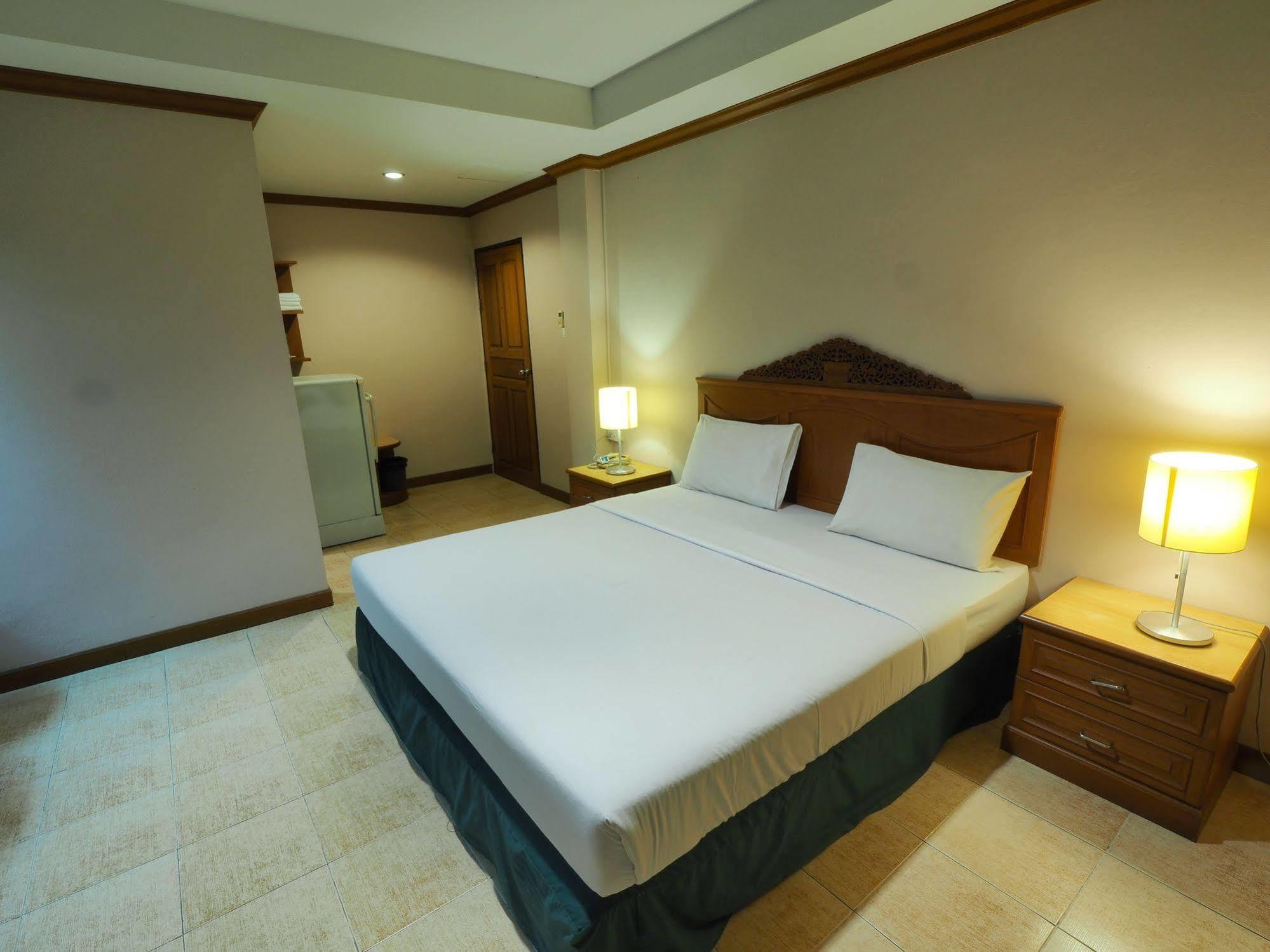 Golden Hotel