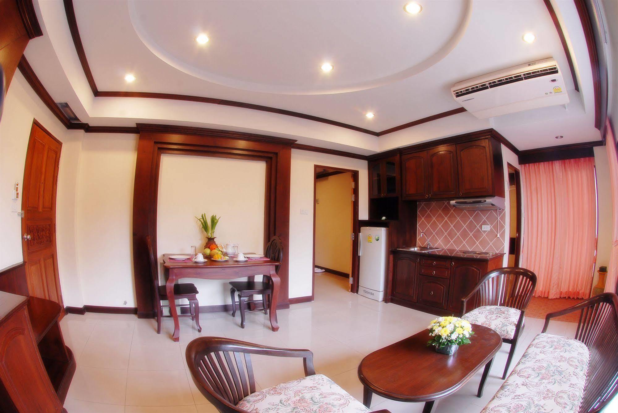 Golden Hotel