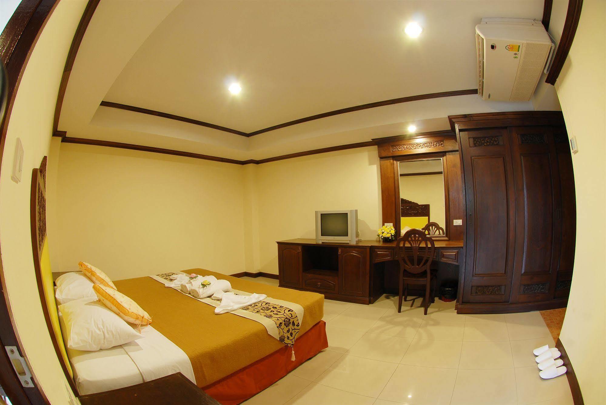 Hotel Golden 2*