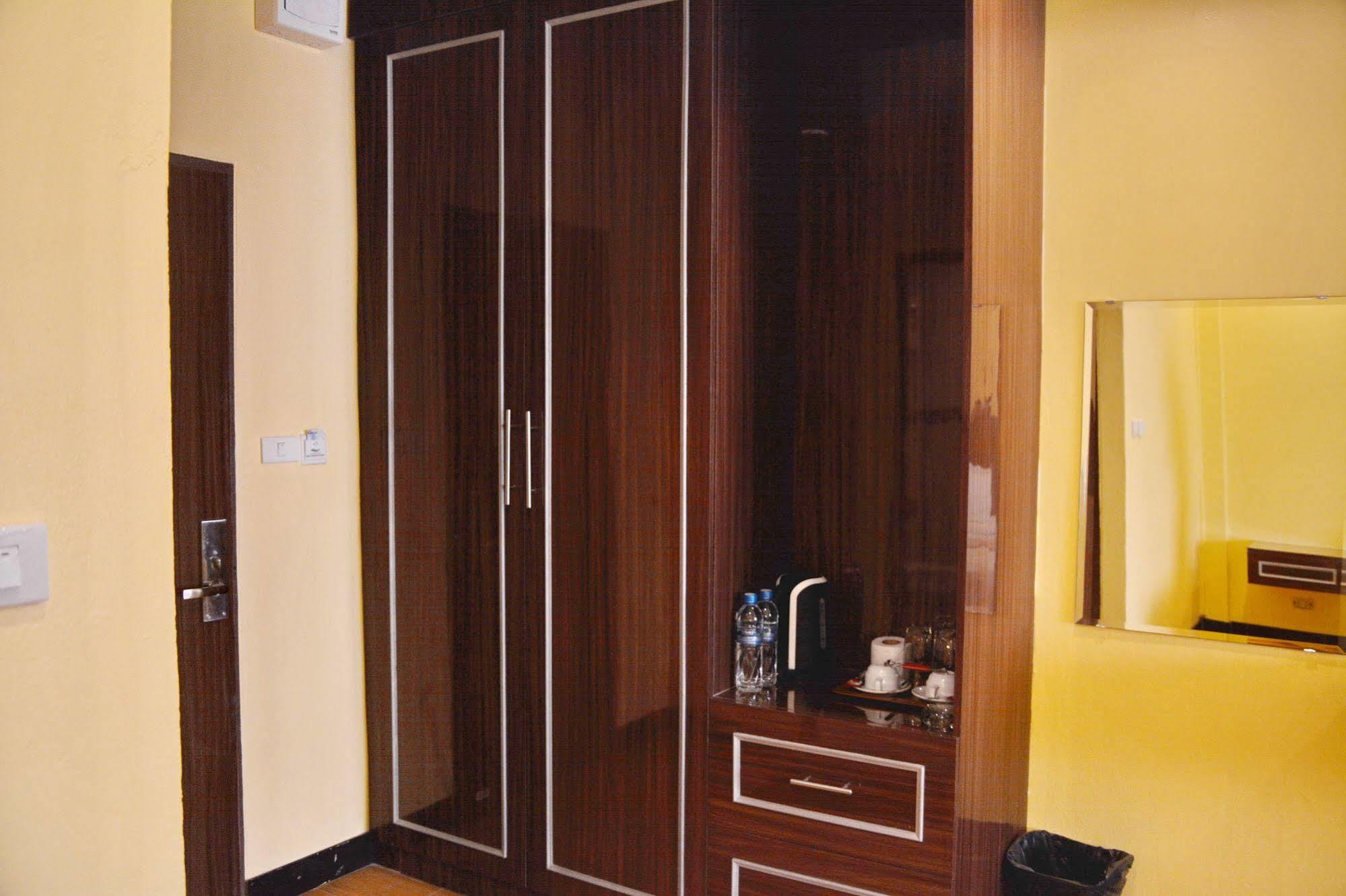 Taj Place Residency 2* Pattaya