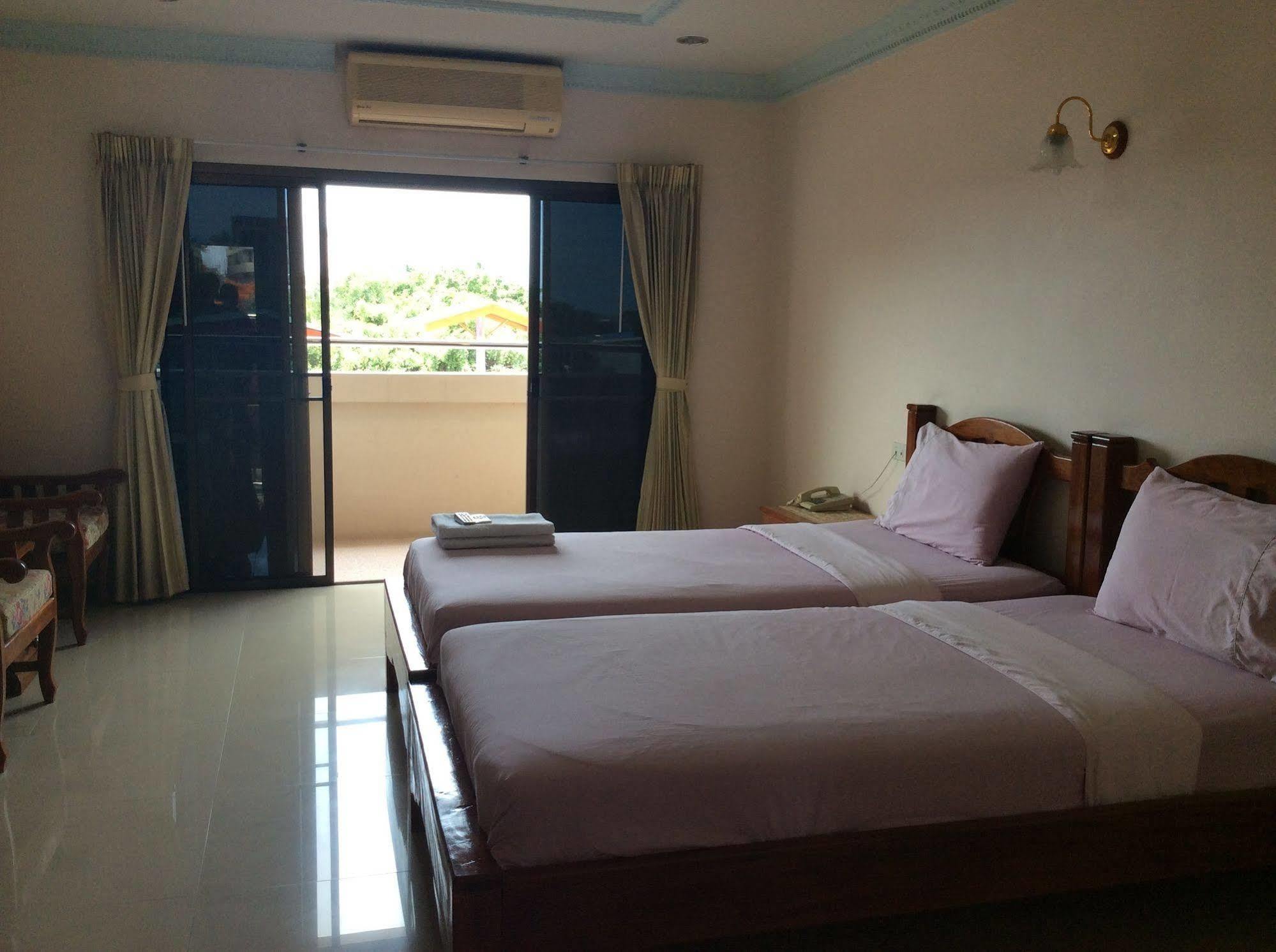 Hotel Tassanee Garden