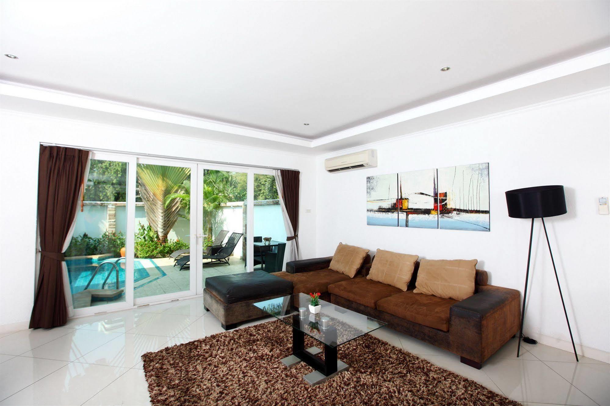 Hidden Palm Pool Villa