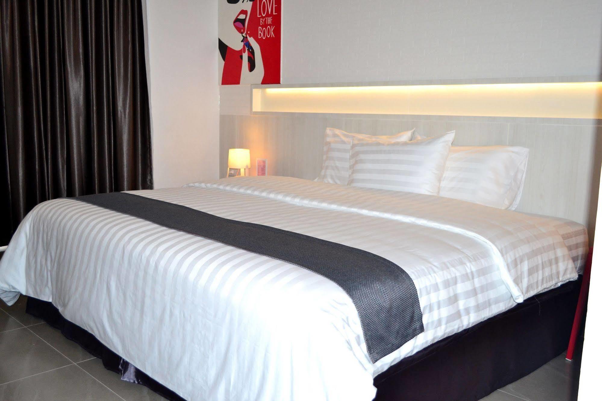 Flipper - Sha Extra Hotel Pattaya