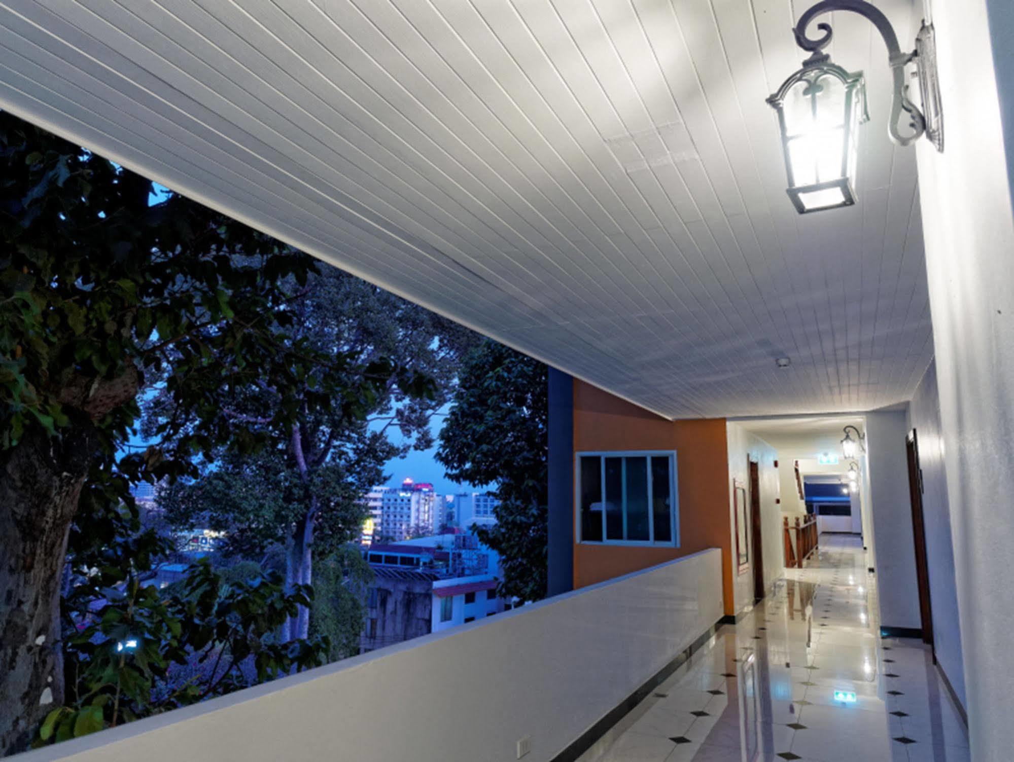 Blue Sky Hotel Pattaya