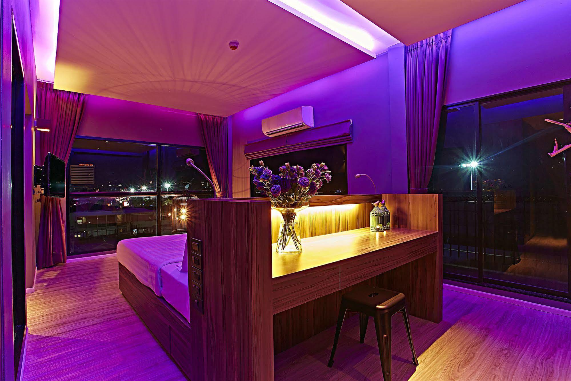 Hotel The Weekend 3*