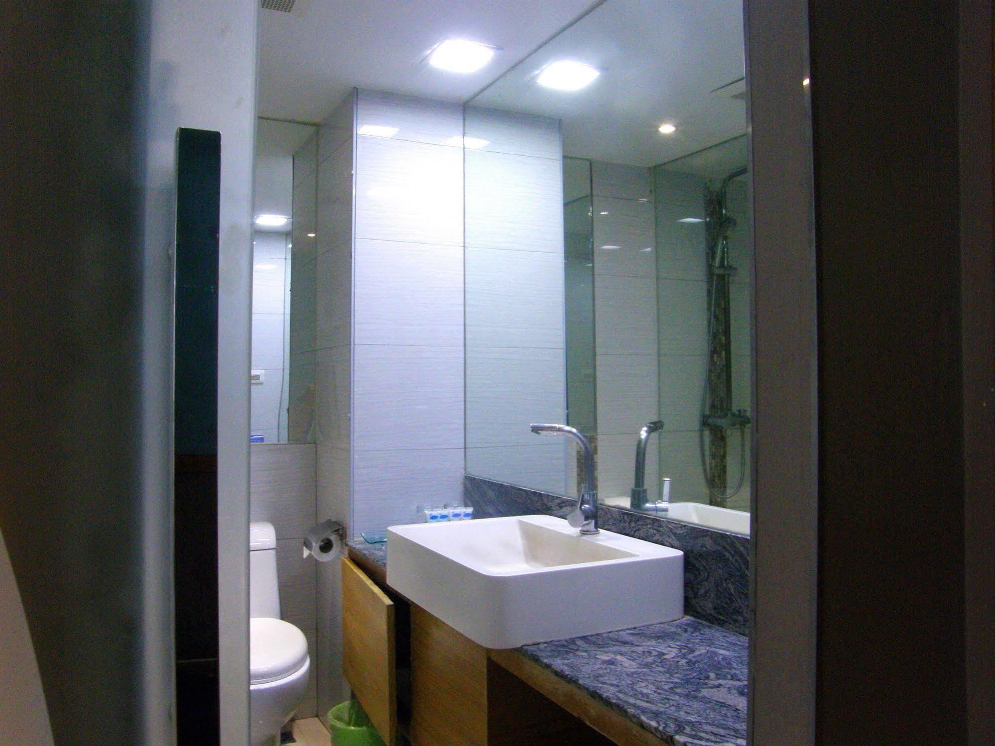Hotel Oyo 143 Dday Resotel
