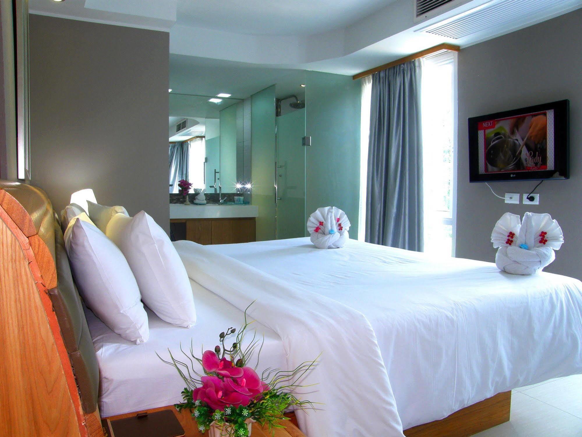 Oyo 143 Dday Resotel Pattaya