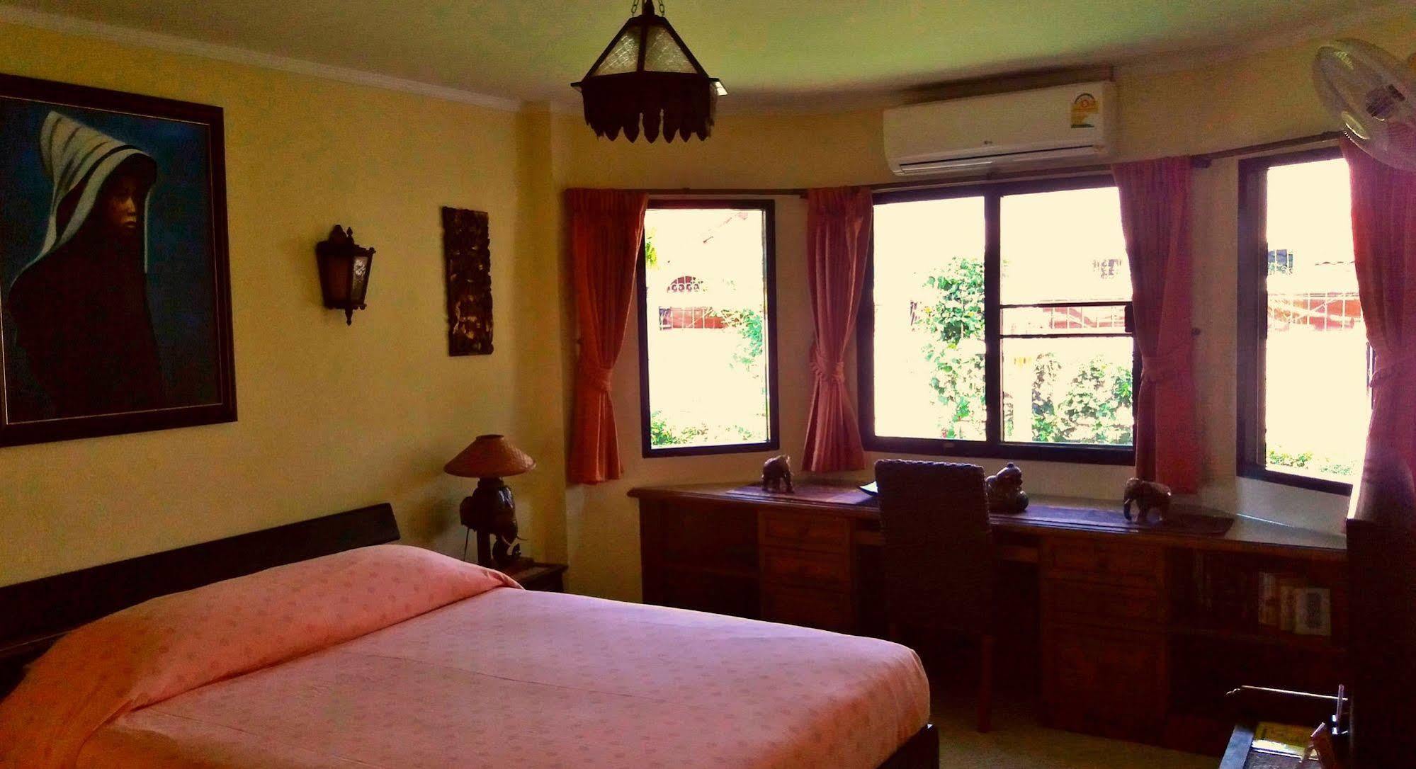 Baan Laksee Villa *