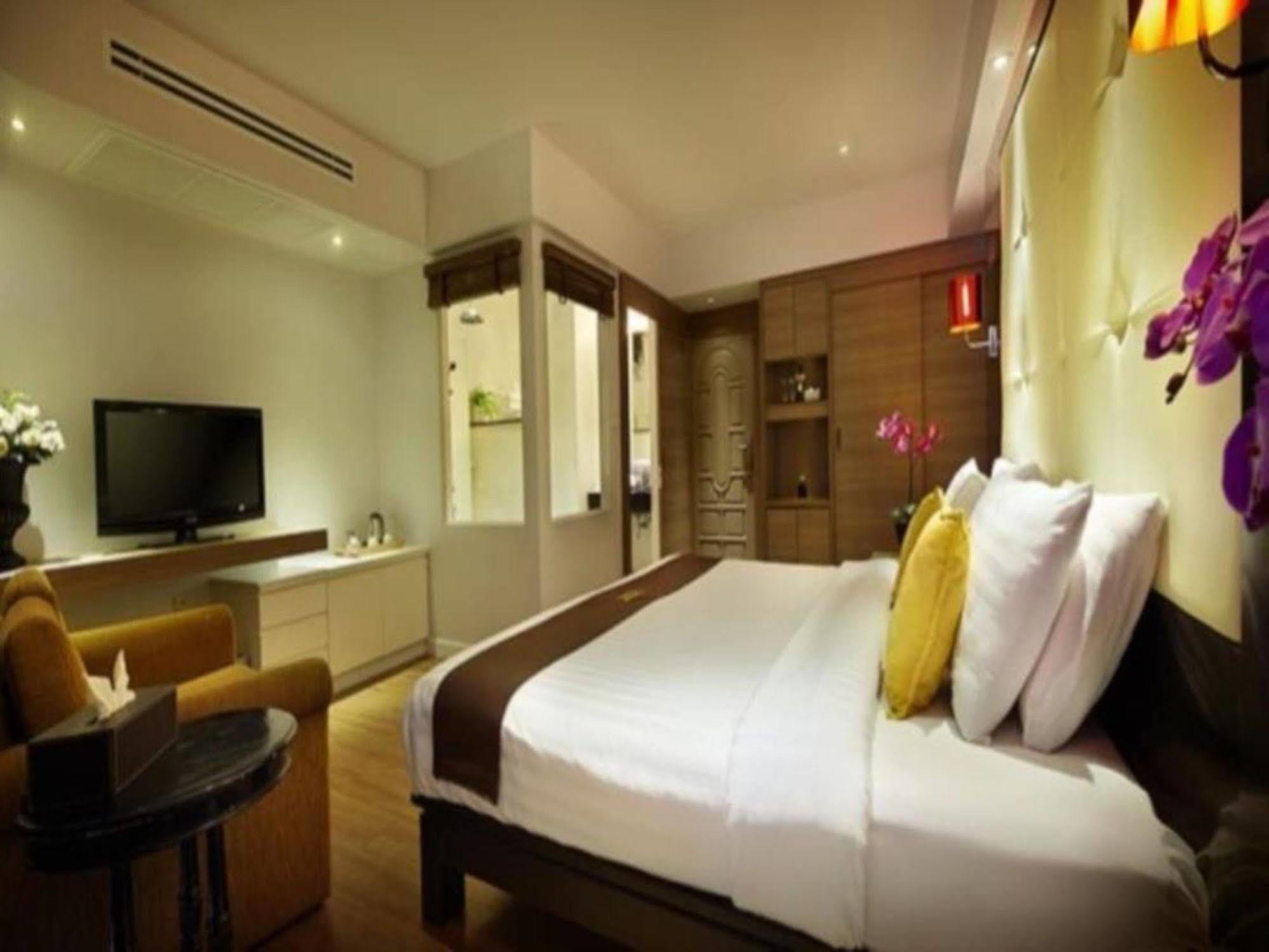 รีสอร์ท Golden Cliff House