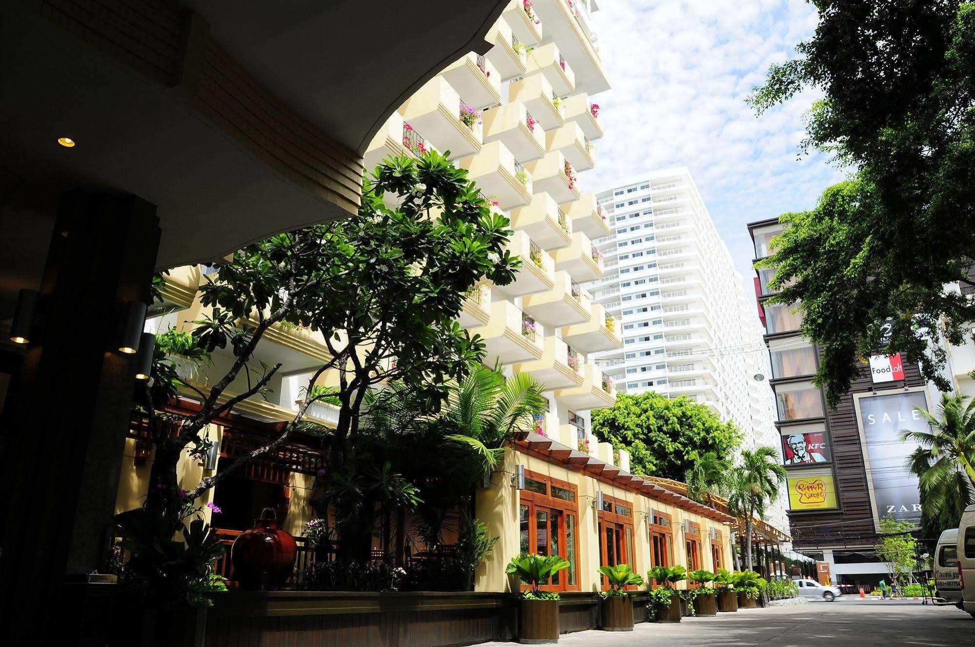 Golden Hotel 3*