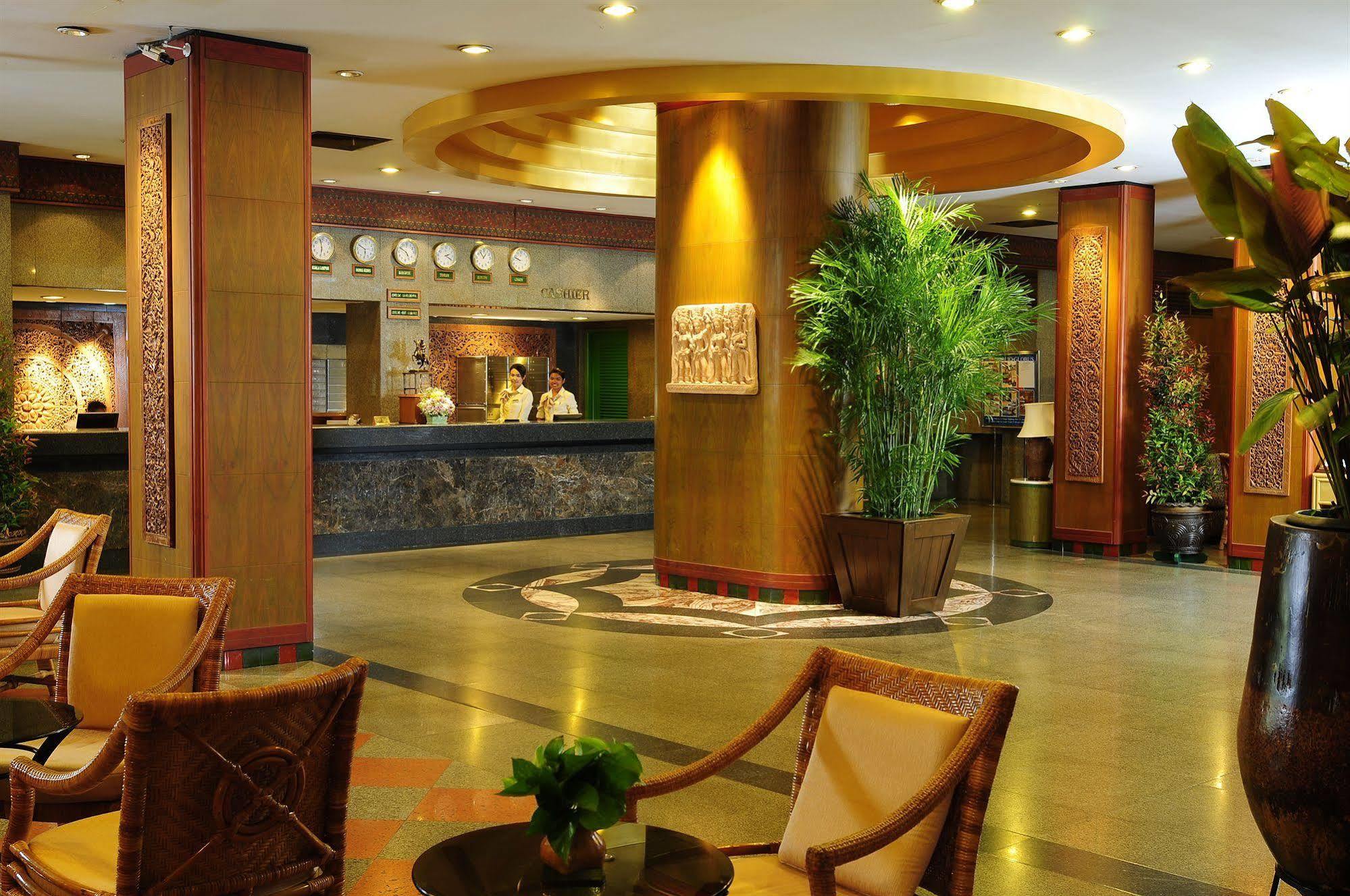 Golden Hotel 3*
