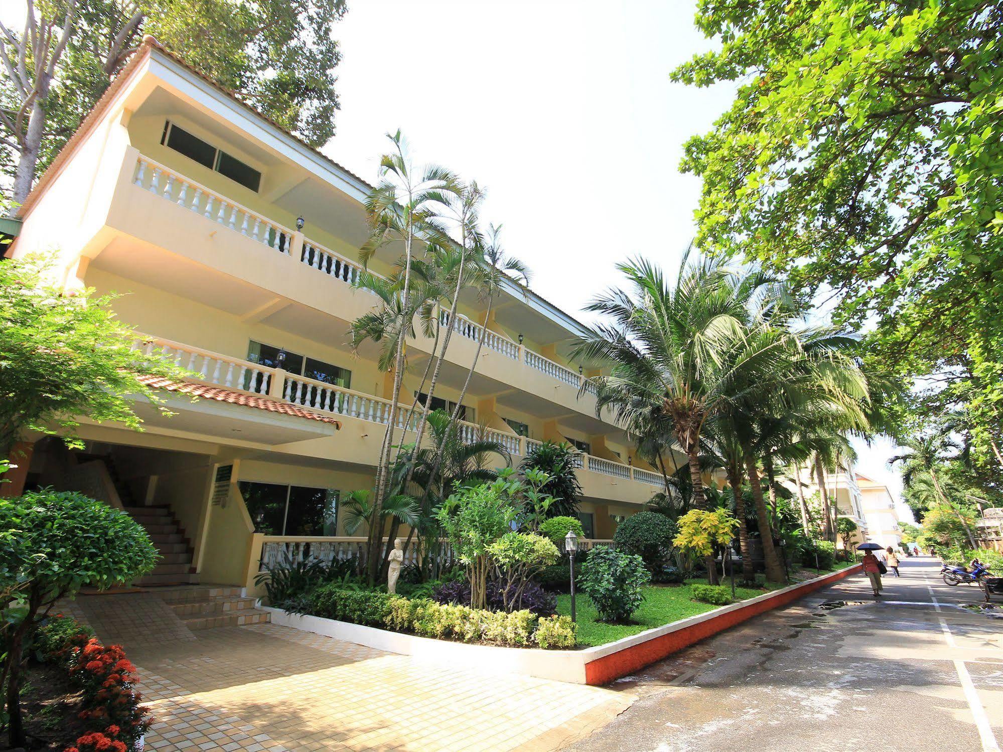 Twin Palms Pattaya, Sha Extra Certified Hotel