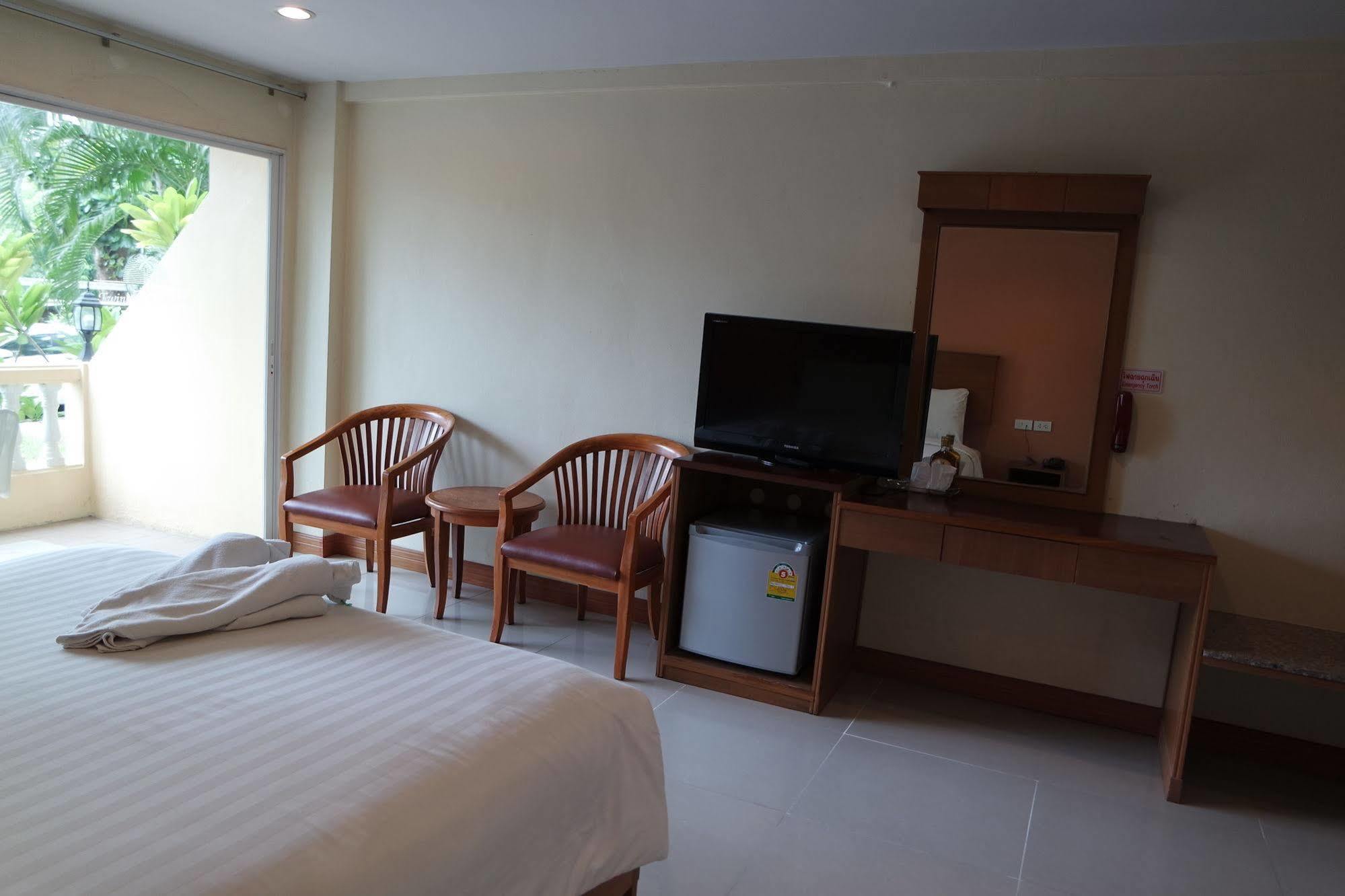 Twin Palms Pattaya, Sha Extra Certified Hotel