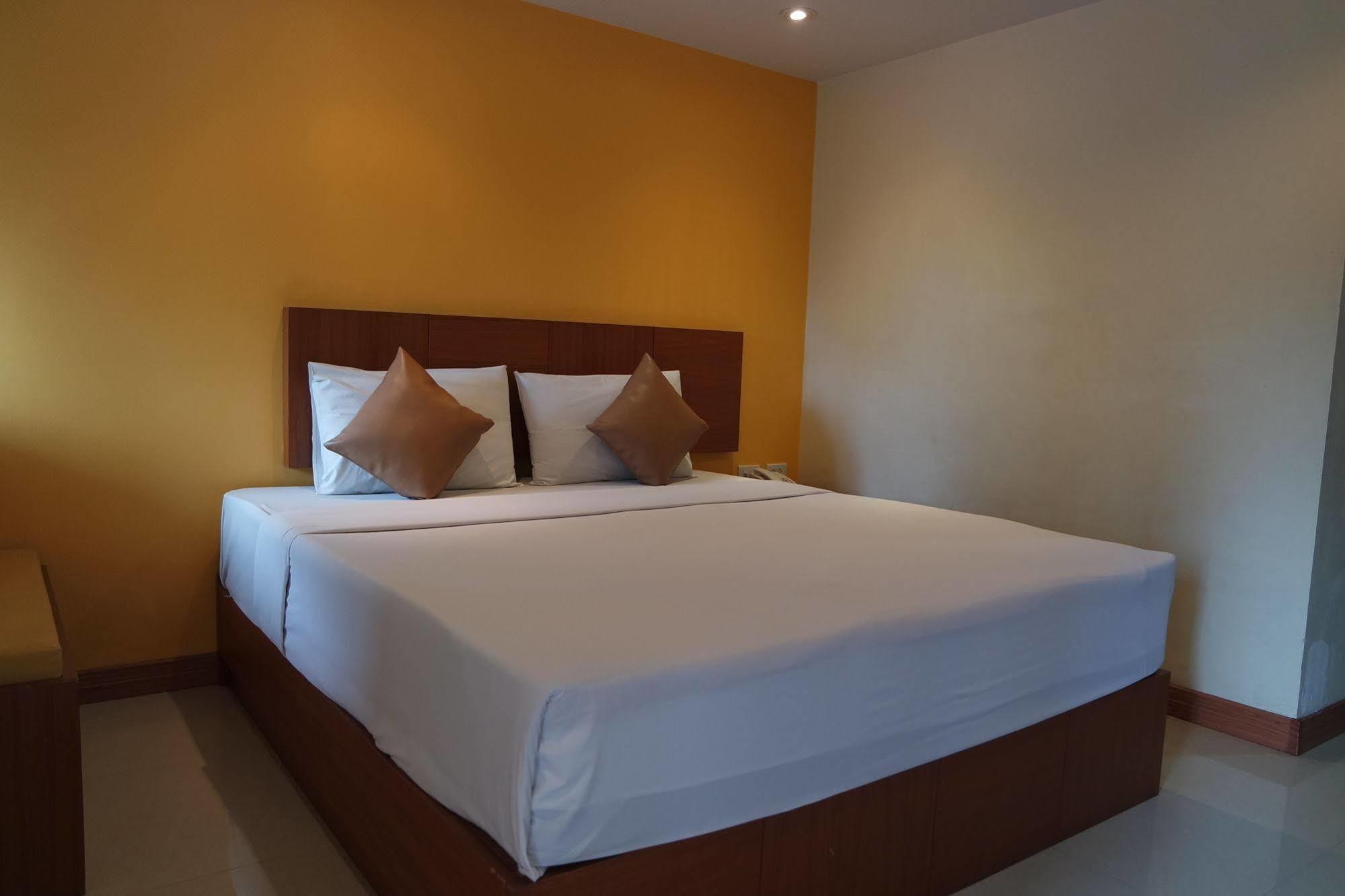 Hotel Twin Palms Pattaya, Sha Extra Certified