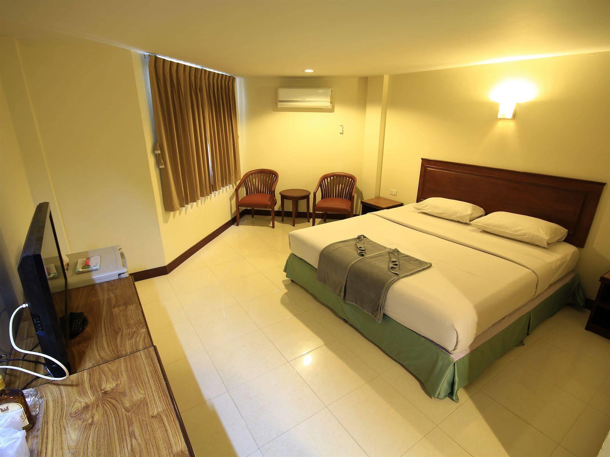 Twin Palms Pattaya, Sha Extra Certified 3* Pattaya