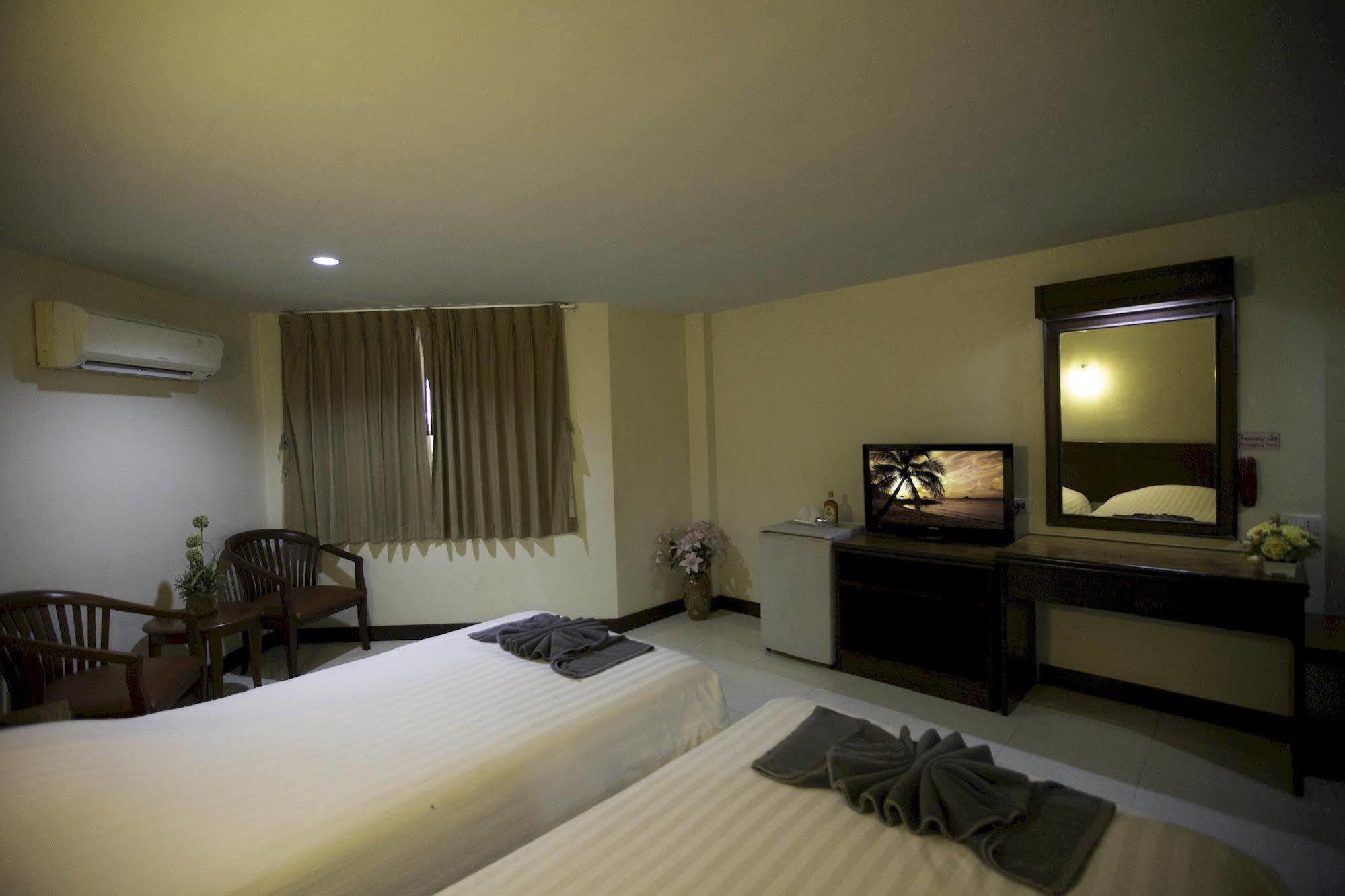 Hotel Twin Palms Pattaya, Sha Extra Certified Pattaya