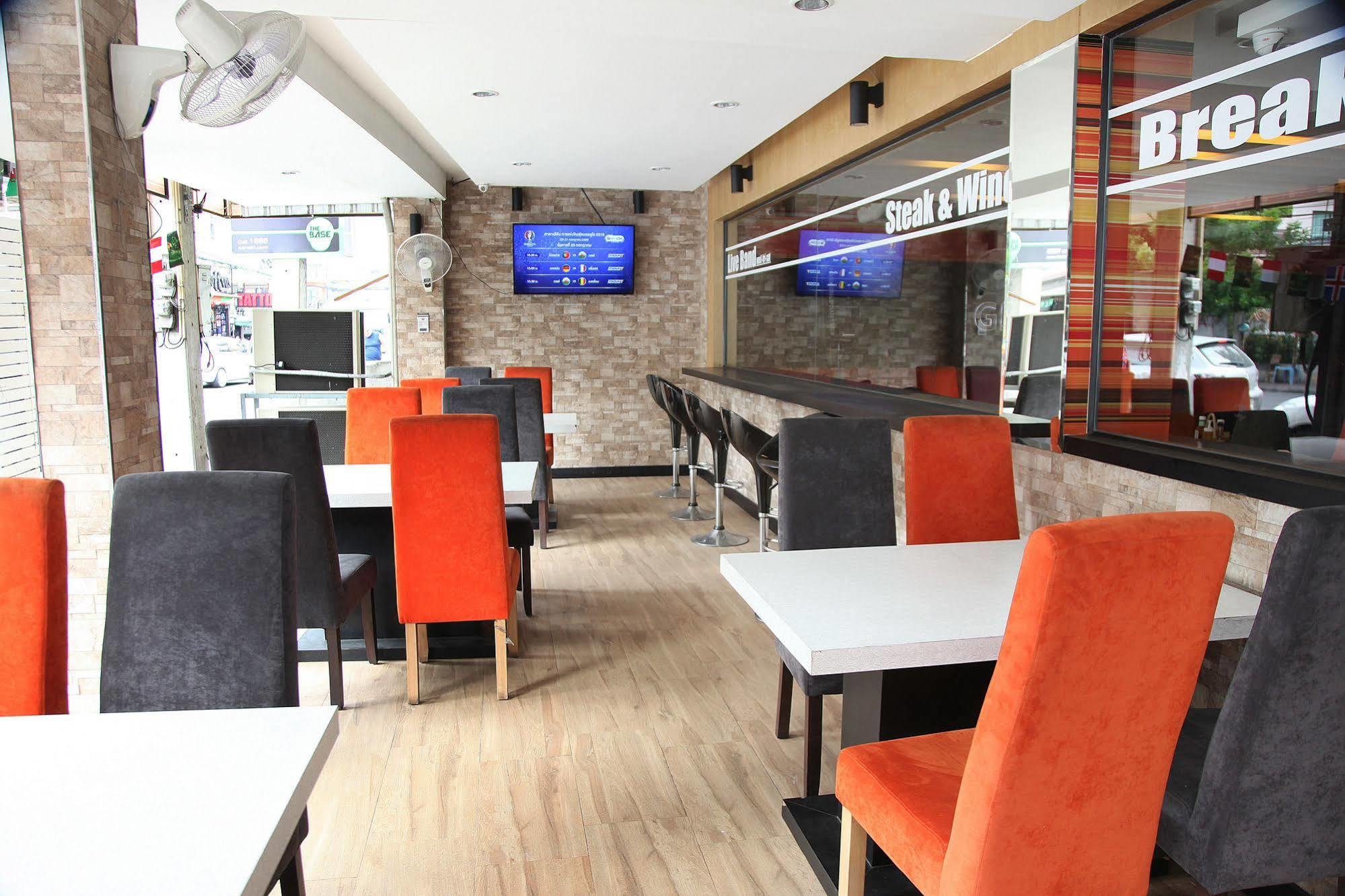 Arya Hotel 3*