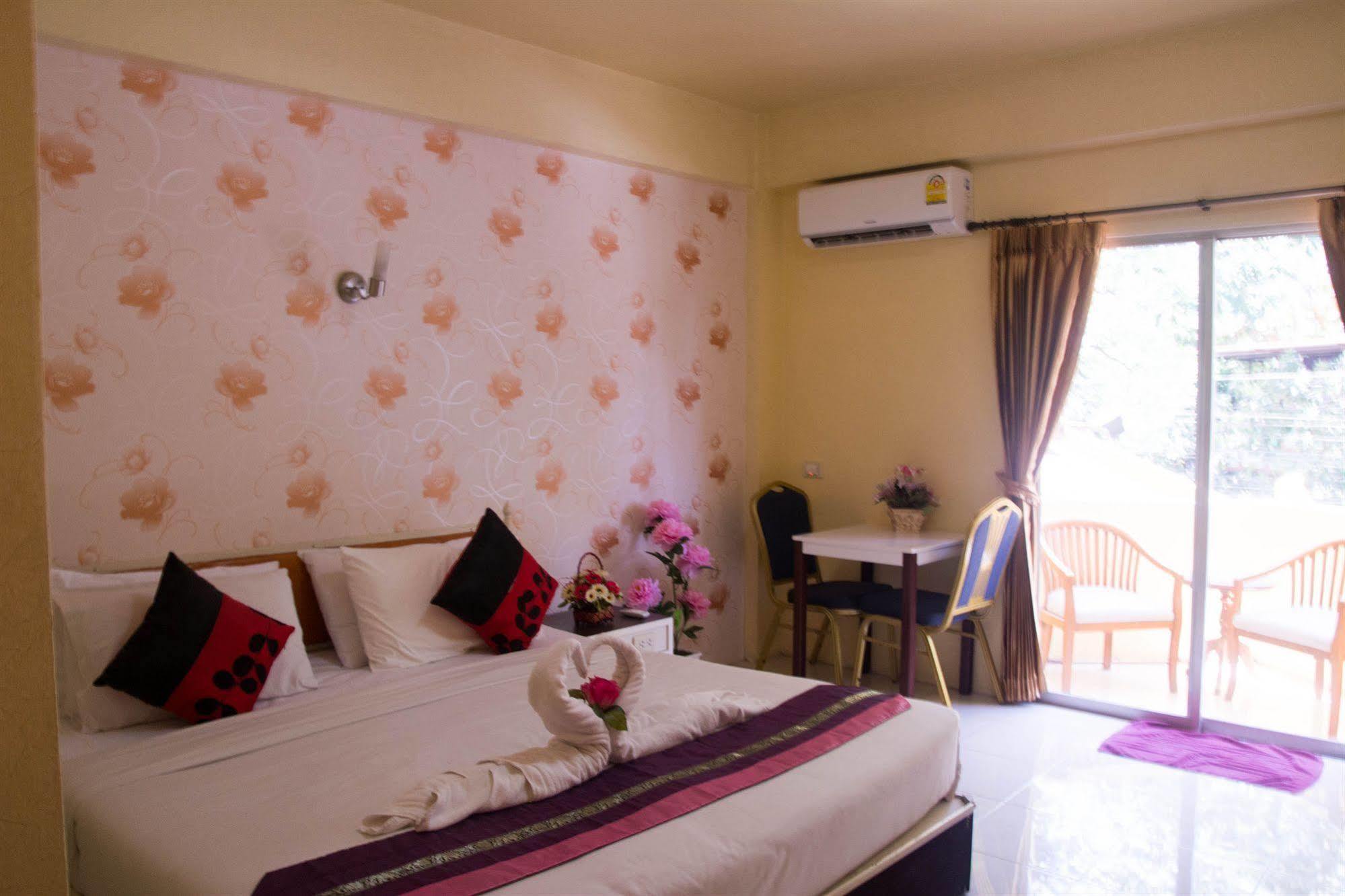 Thai Palace Apartment