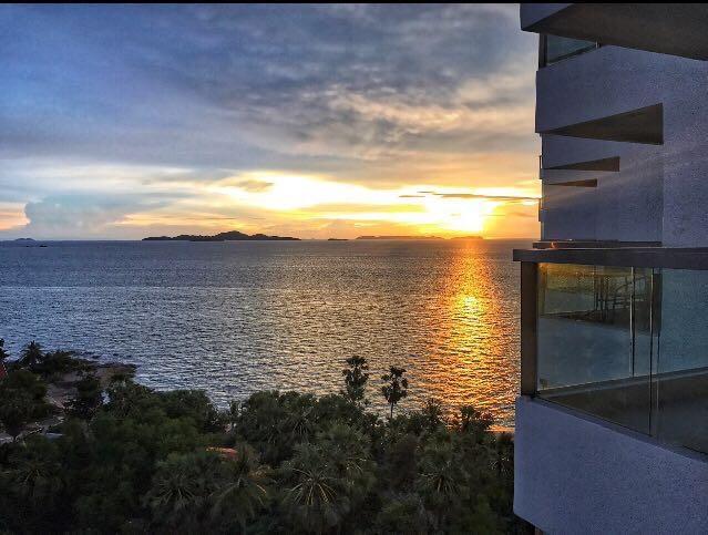 The Palm Front Apartment