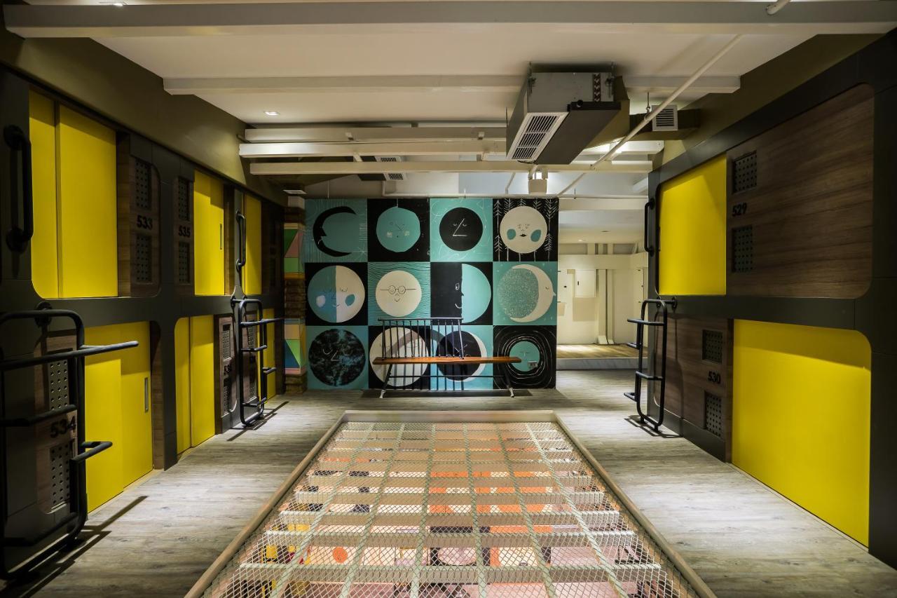 Nonze Capsule hotel
