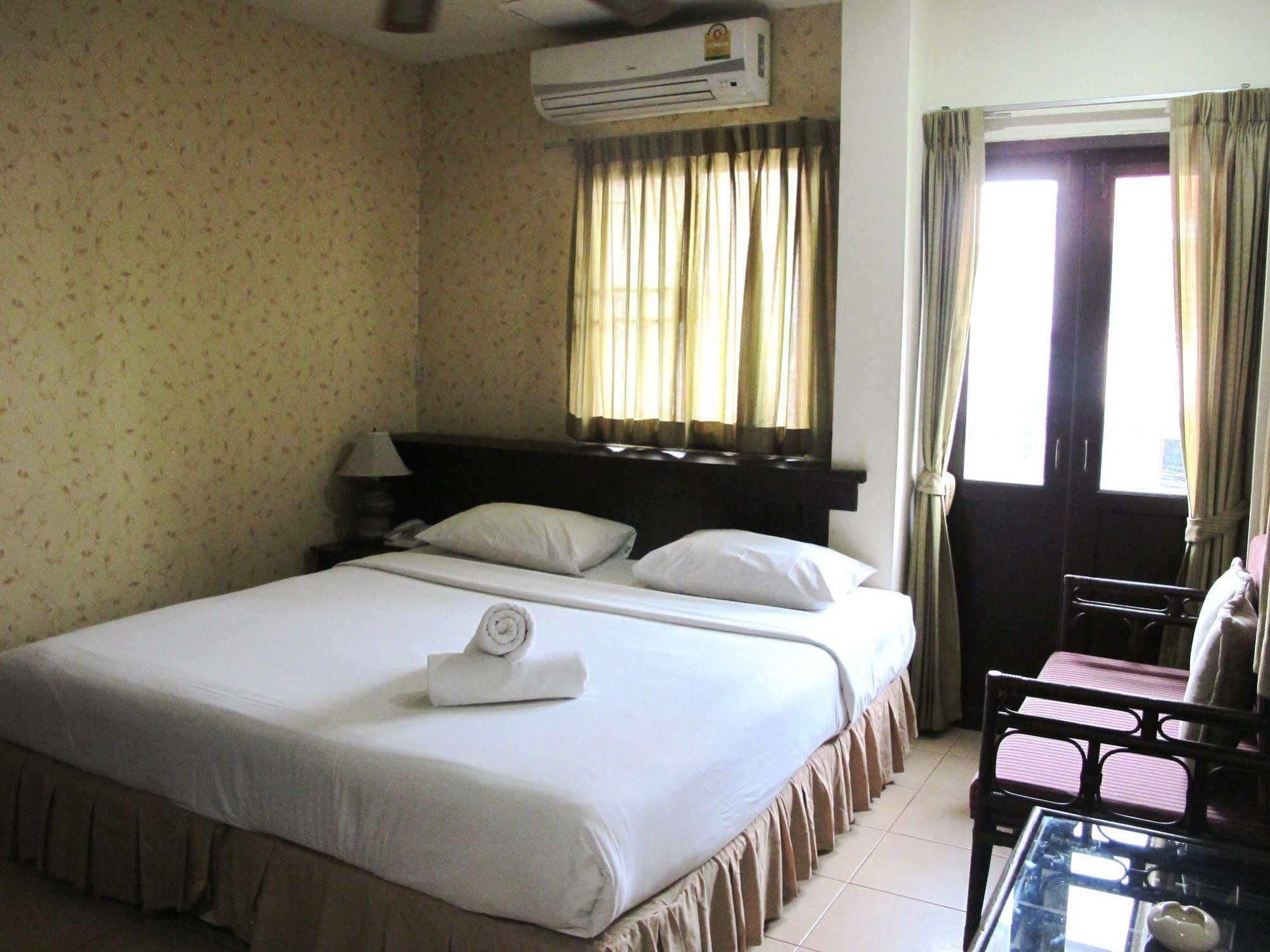 Apartment Rinya House Pattaya