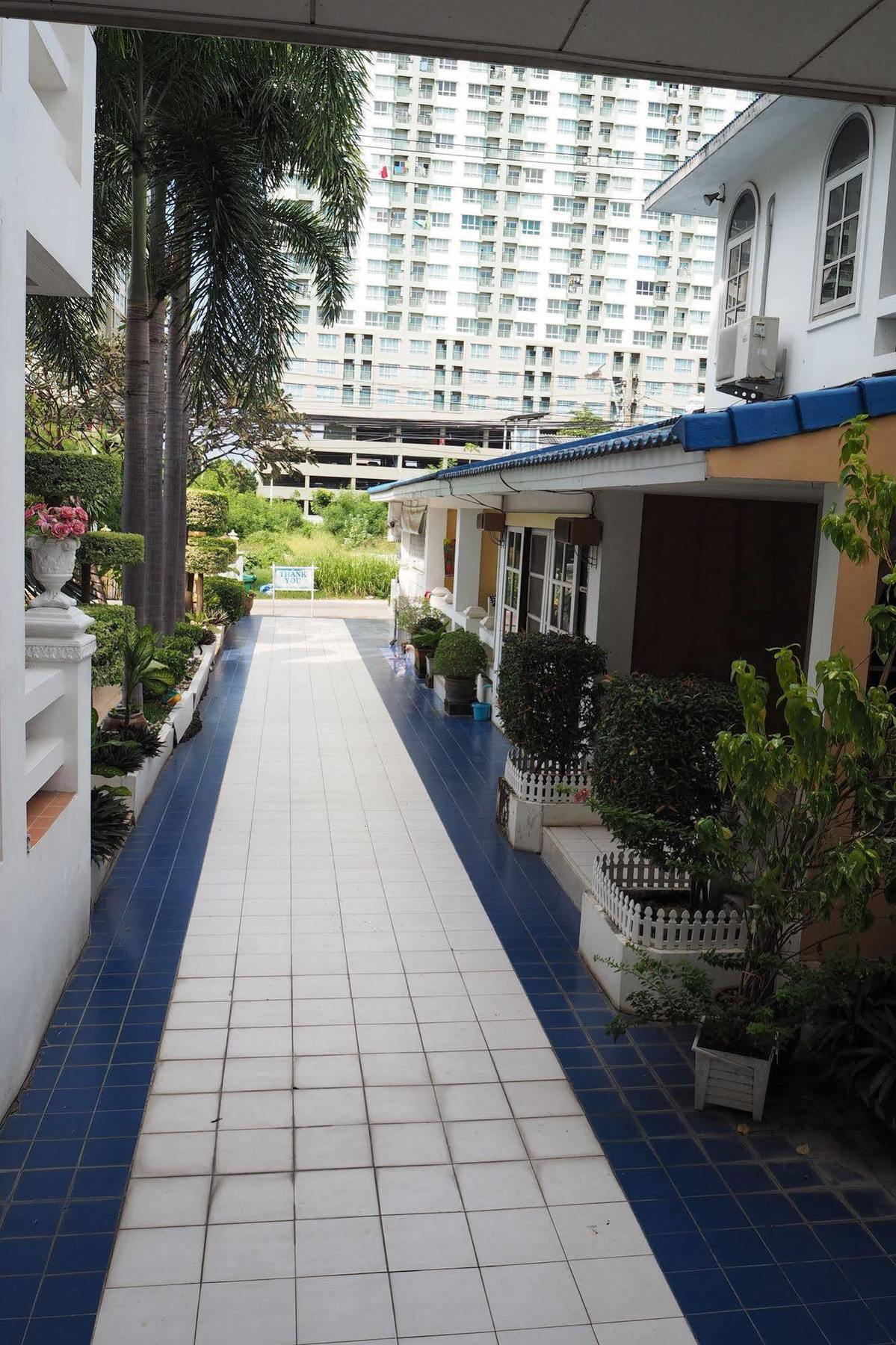 North Place Hostel *