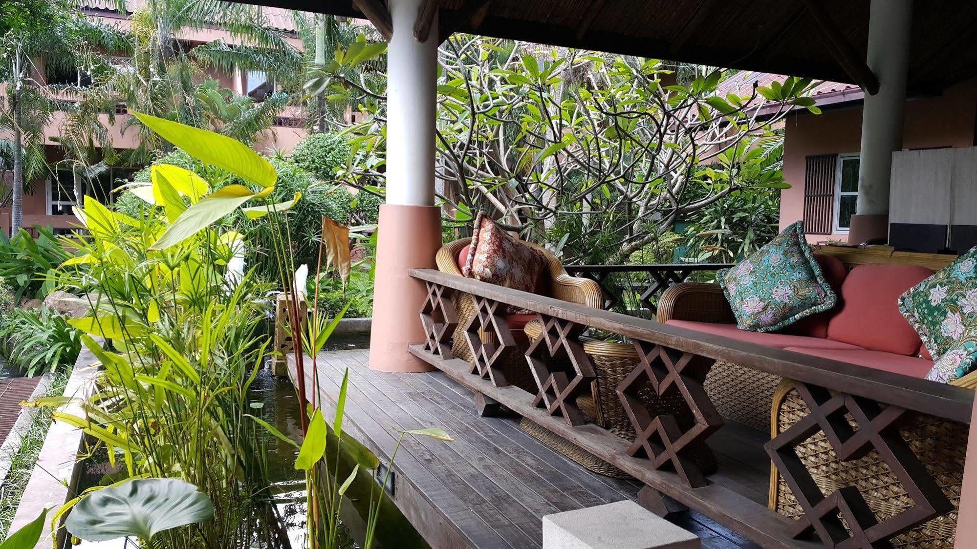 Loma & Resort
