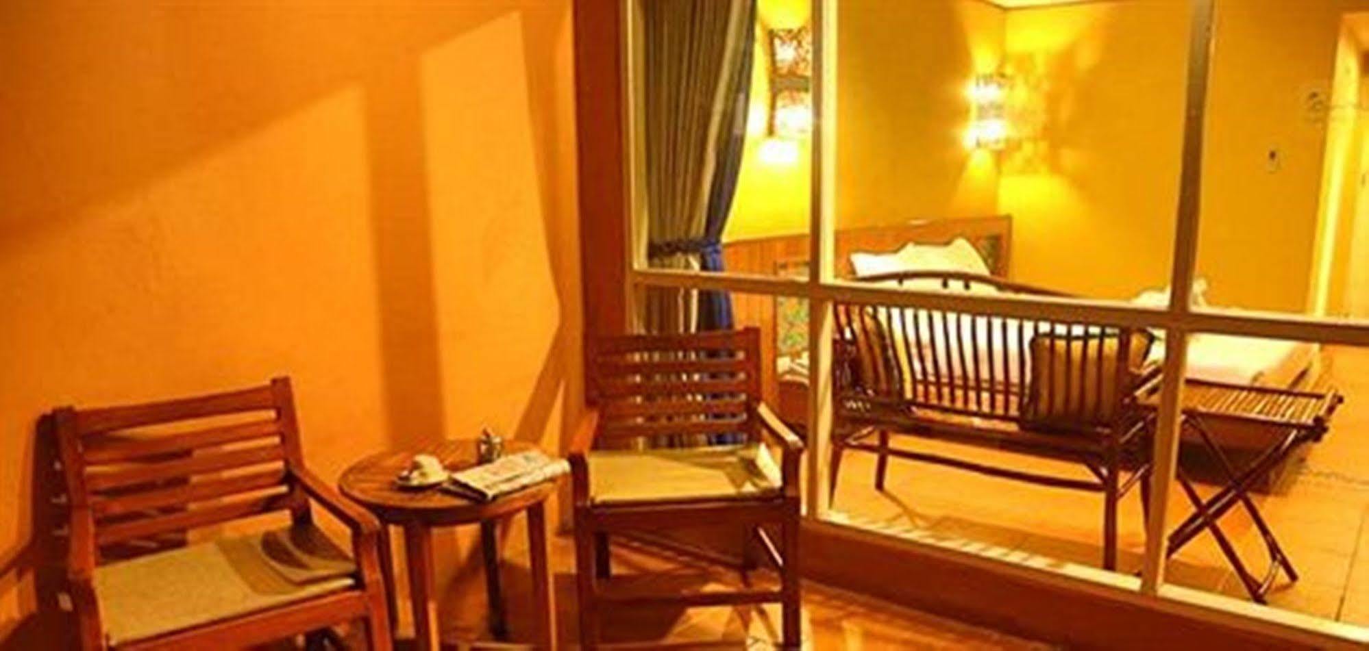 Loma & Resort 3*