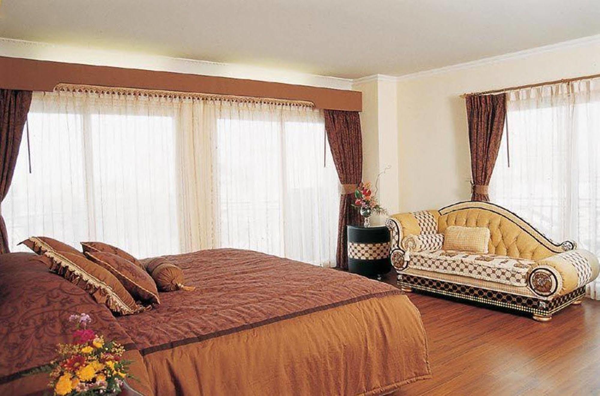 Hotel Lk Metropole