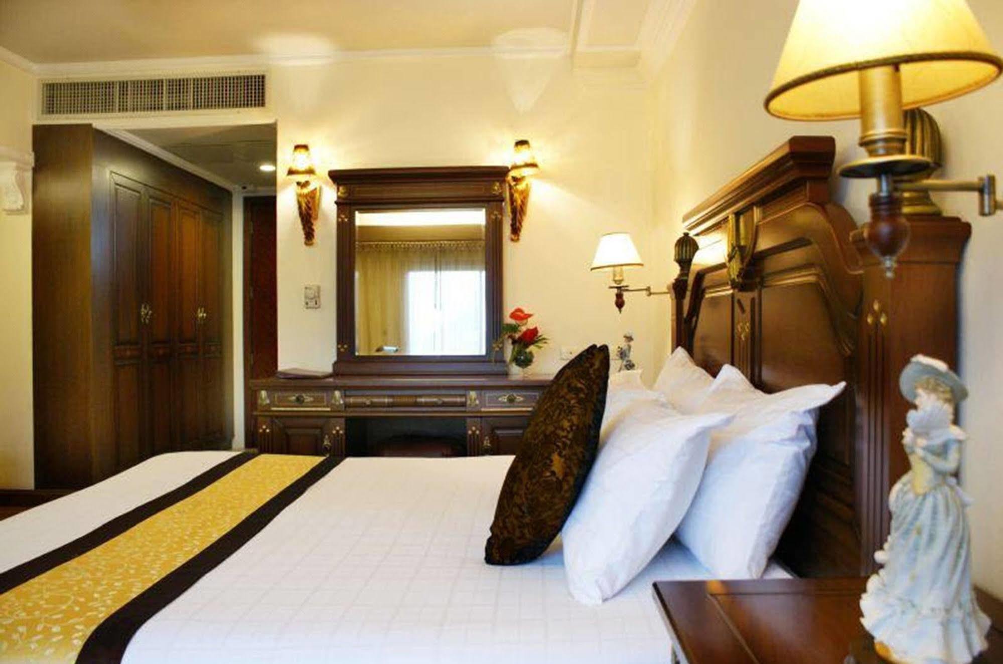 Lk Metropole Hotel