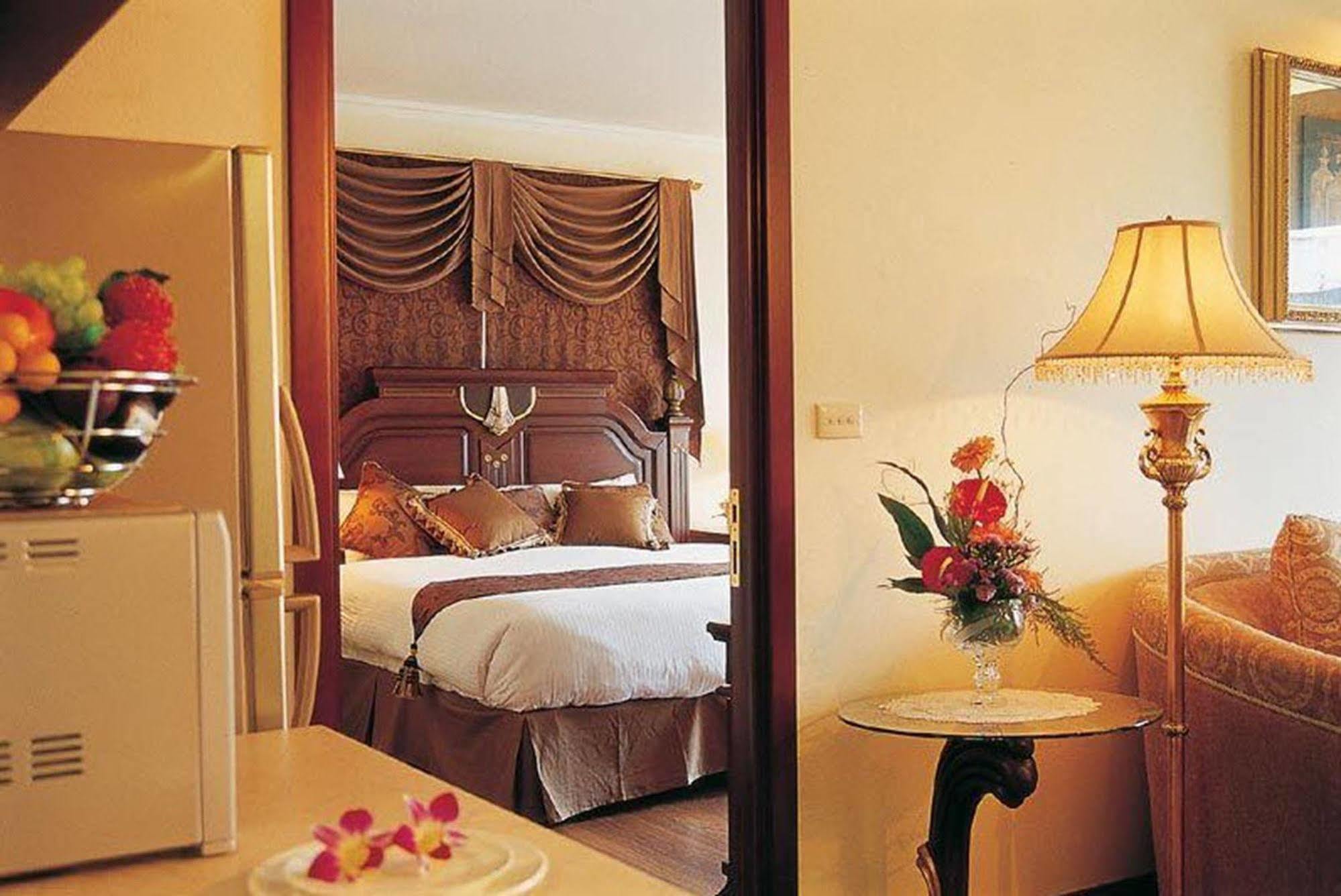 Lk Metropole Hotel 4*