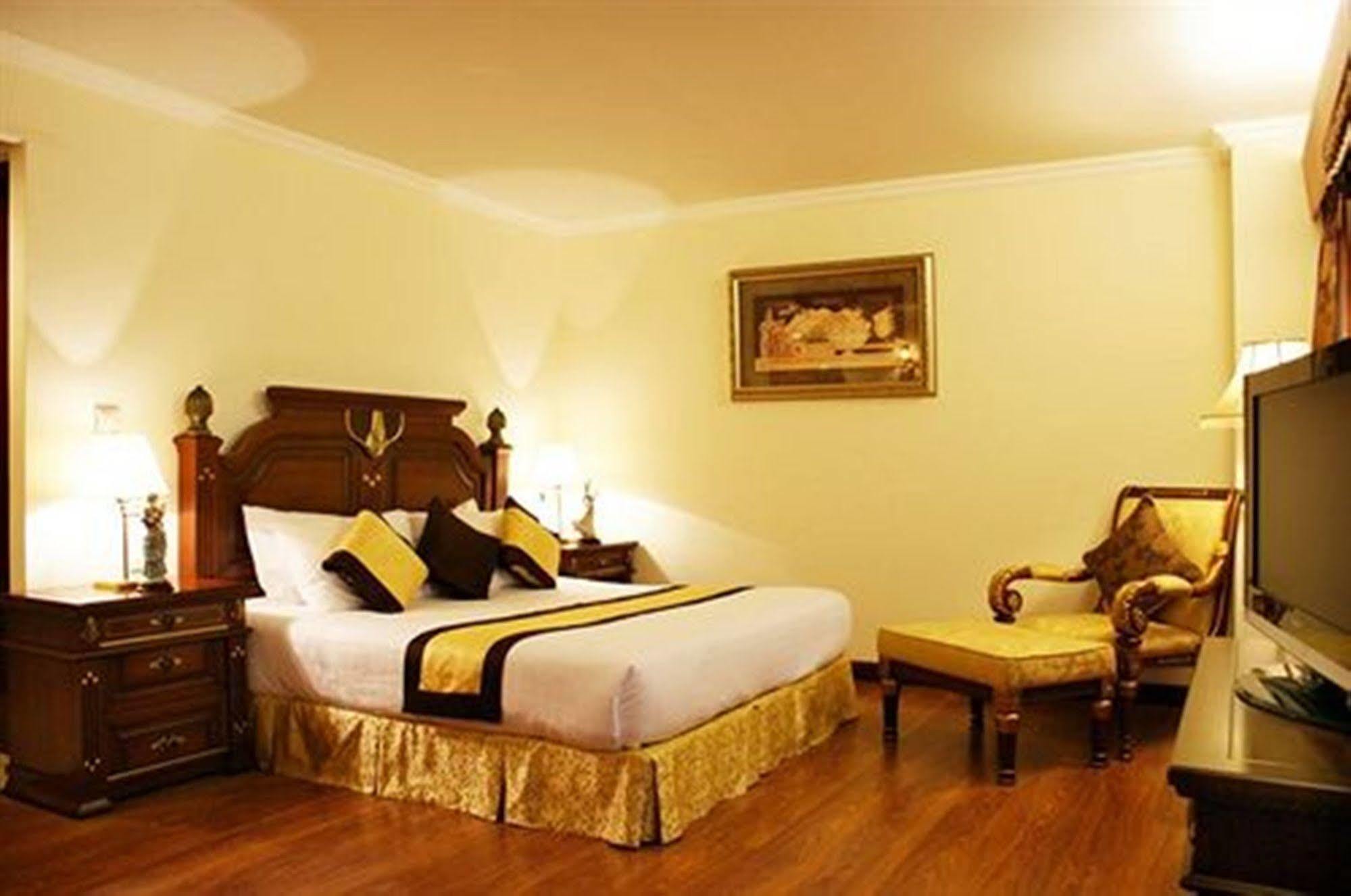Lk Metropole Hotel